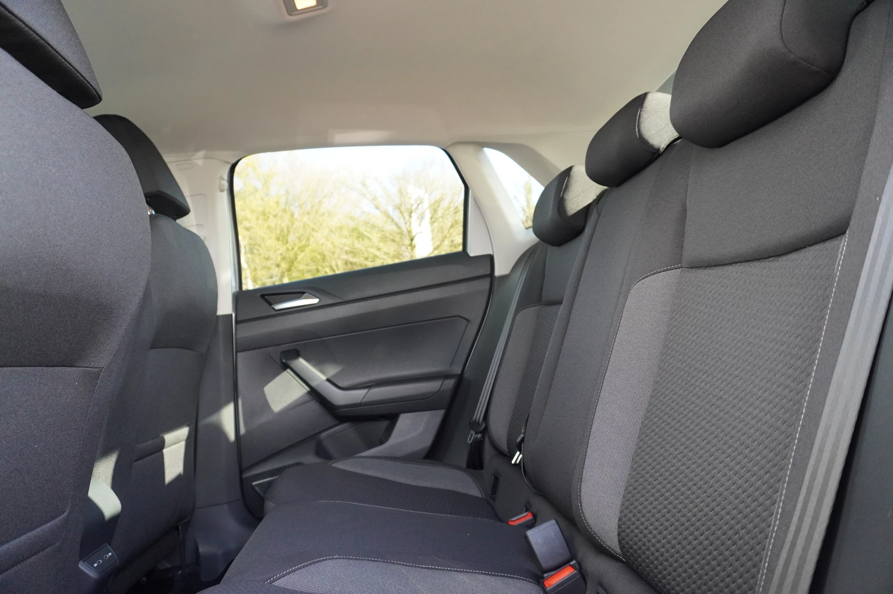 Volkswagen-Polo-image-8