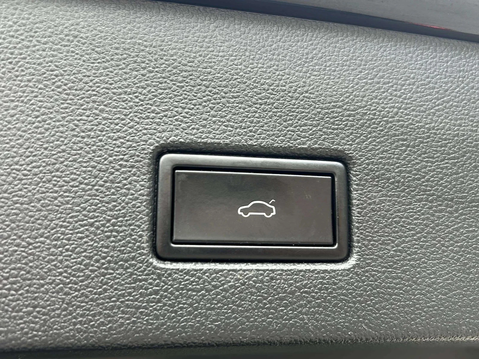 Volkswagen-T-Roc-image-21