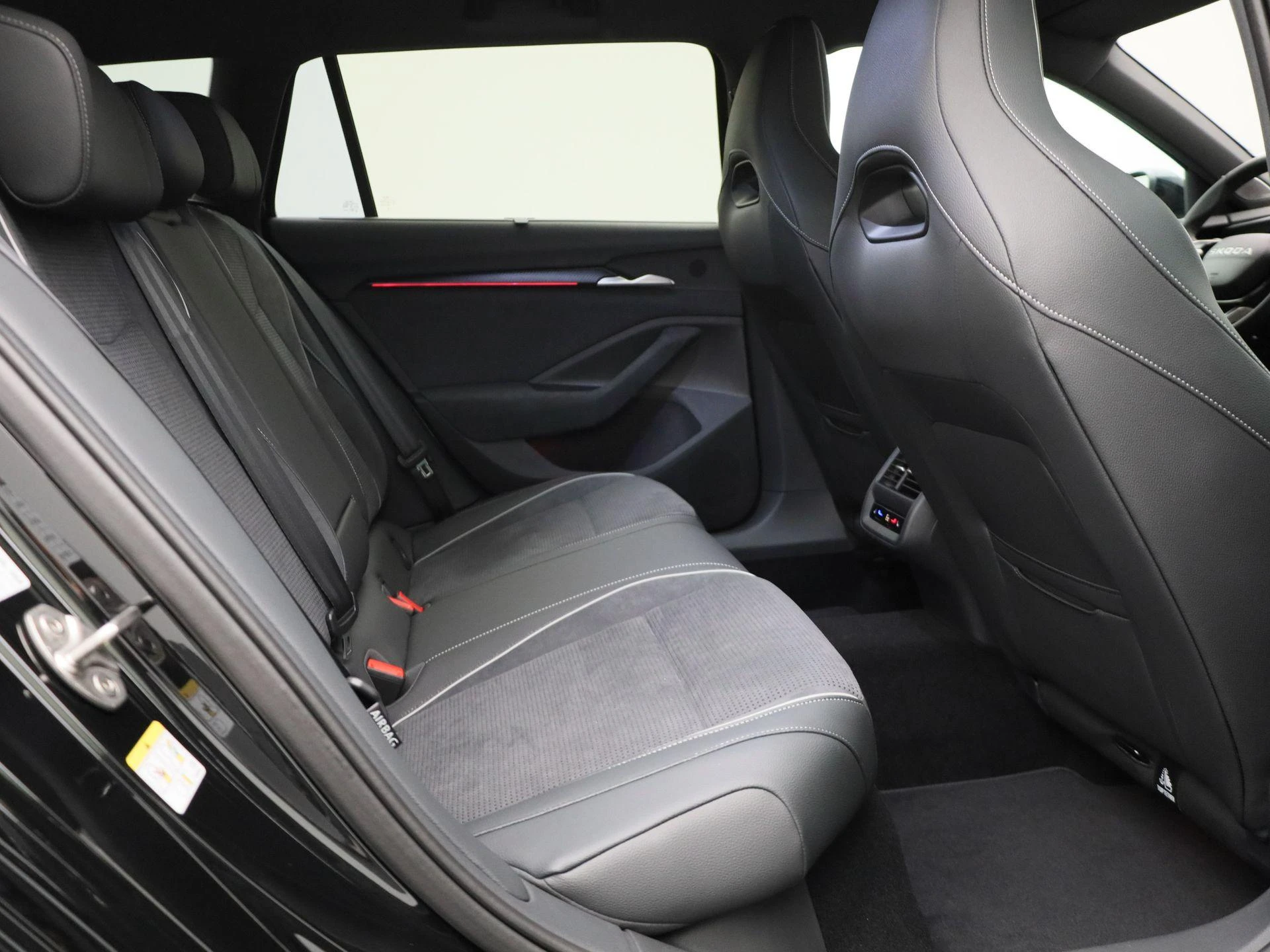 Škoda Superb Combi 1.5 TSI PHEV Sportline Business 204 PK