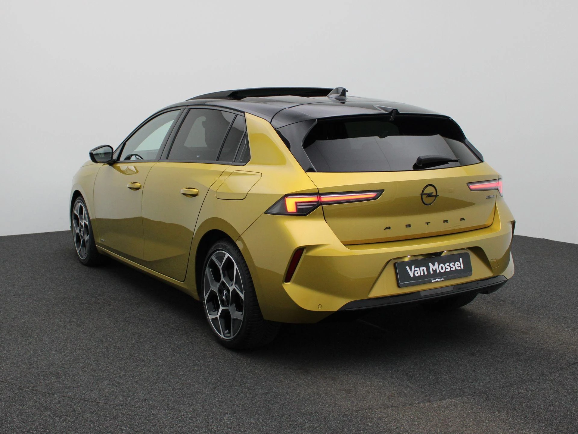 Opel-Astra-image-1