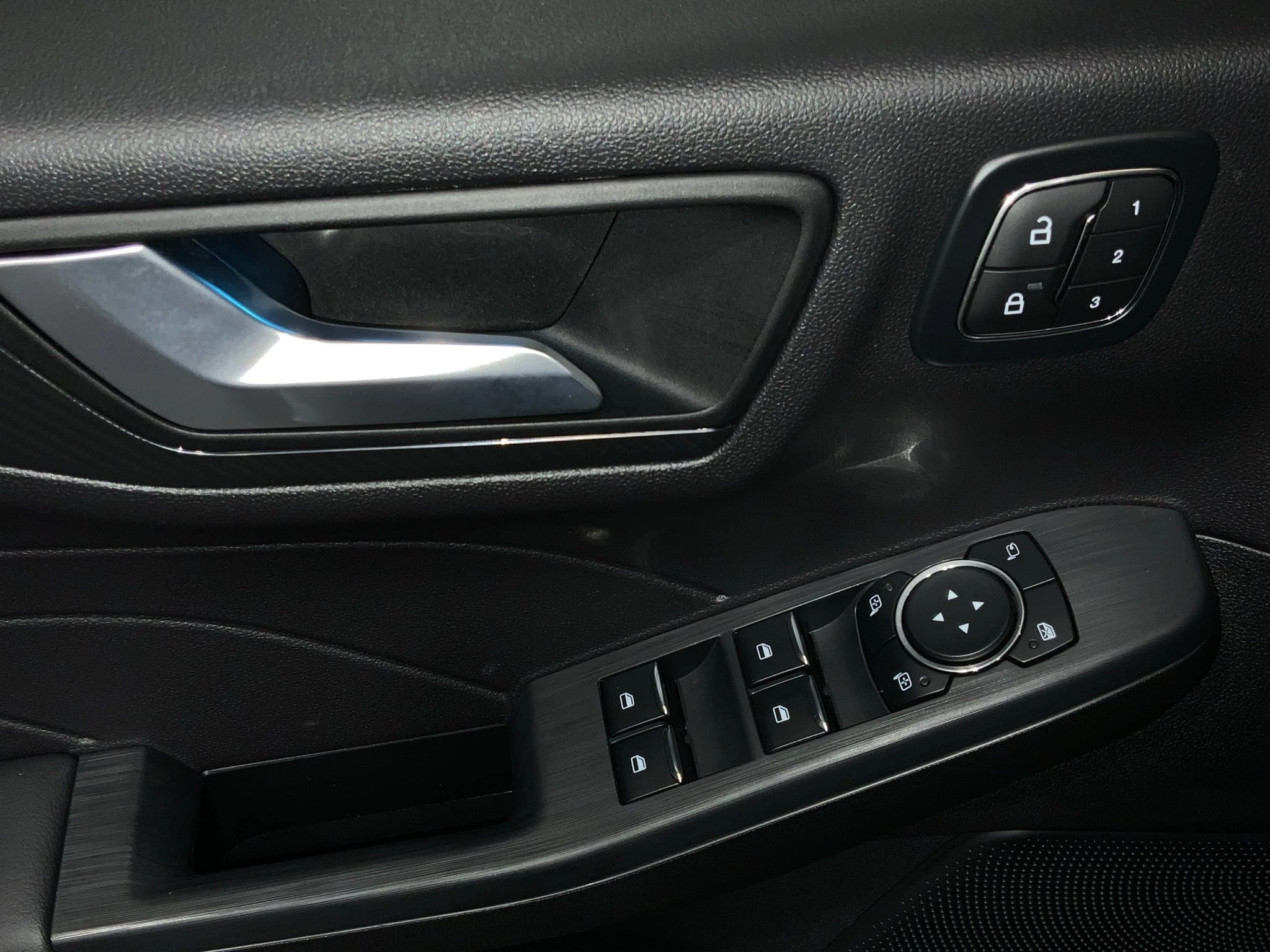 Ford Kuga ST-Line X Aut.*360GRAD*LED-MATRIX*NAVI*GRA*WINTER-PKT.