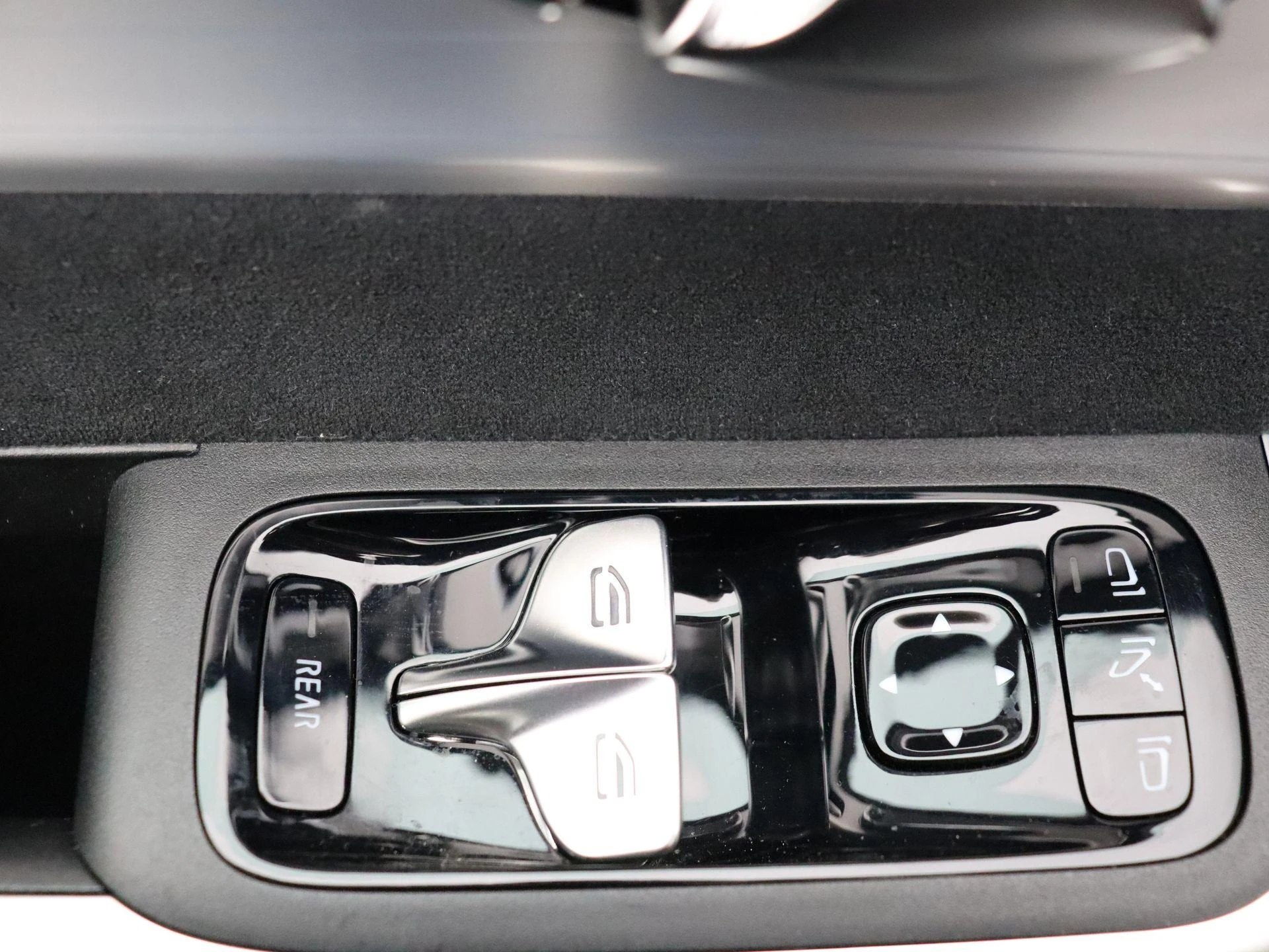 Mercedes-Benz-CLA-image-9