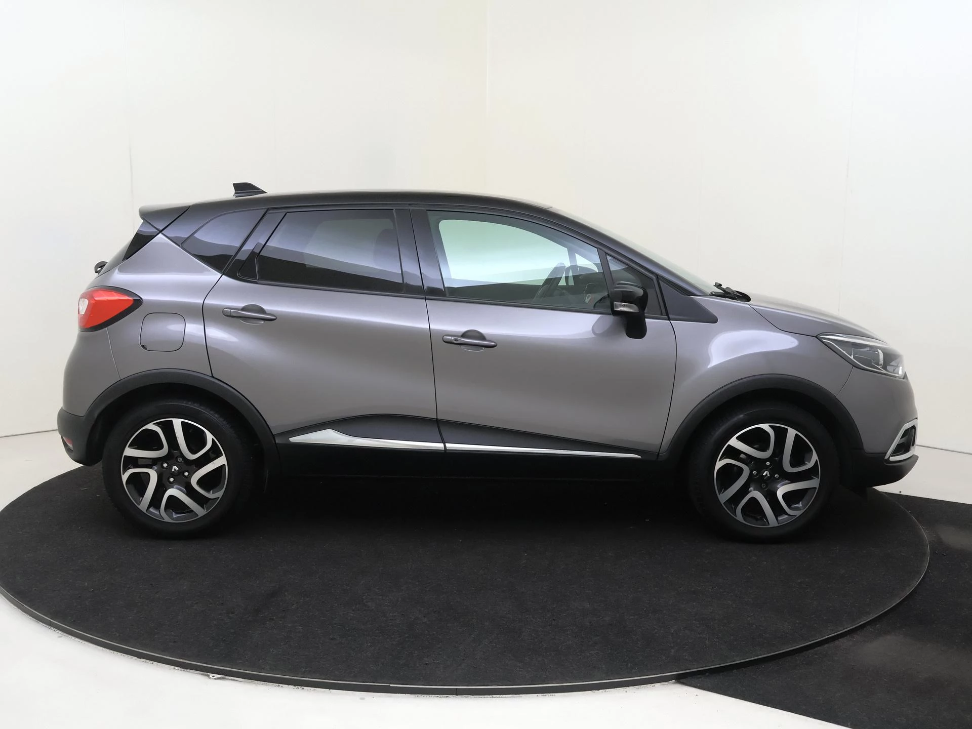 Renault-Captur-image-4