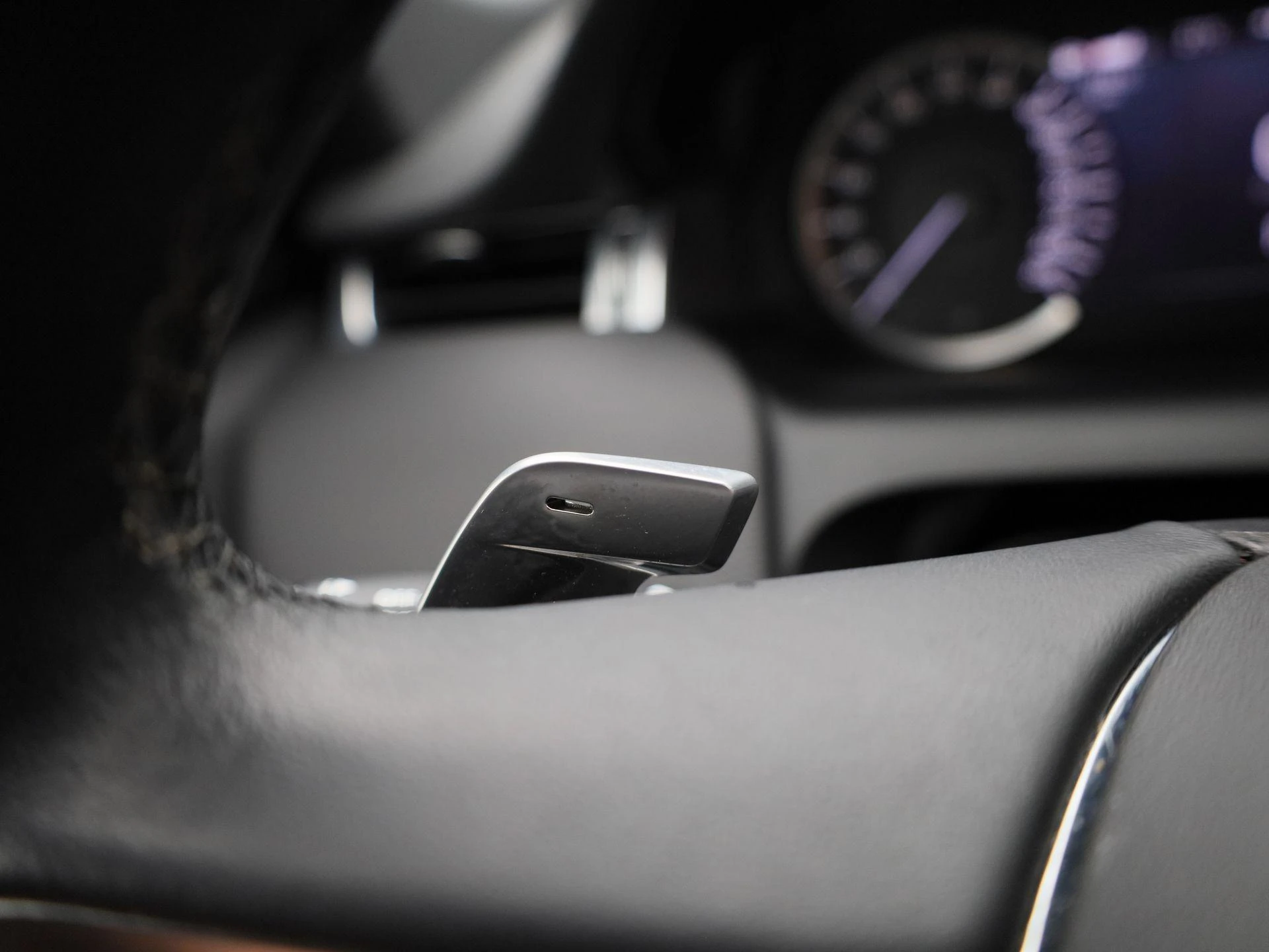 Land Rover-Discovery Sport-image-24