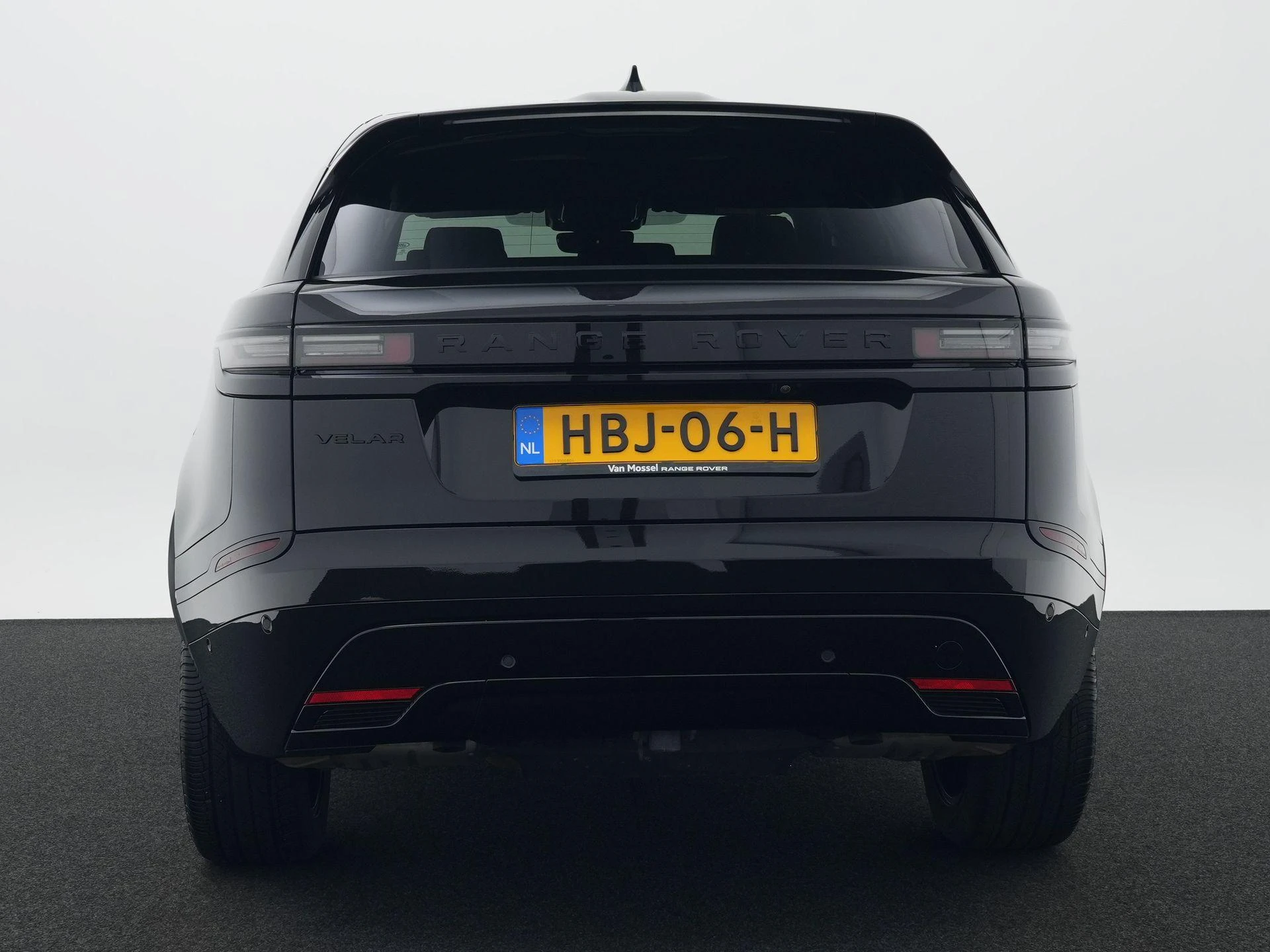 Land Rover-Range Rover Velar-image-5