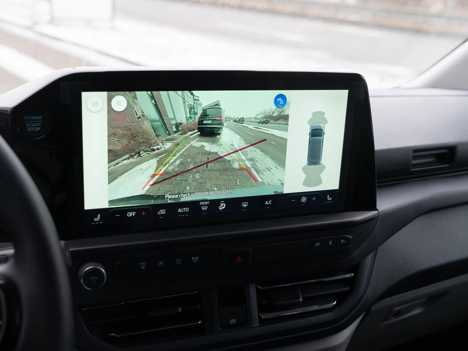 Ford Transit Custom Limited 2.0 EcoBlue 125kW 320 L2 Auto Turnier. 4-türig