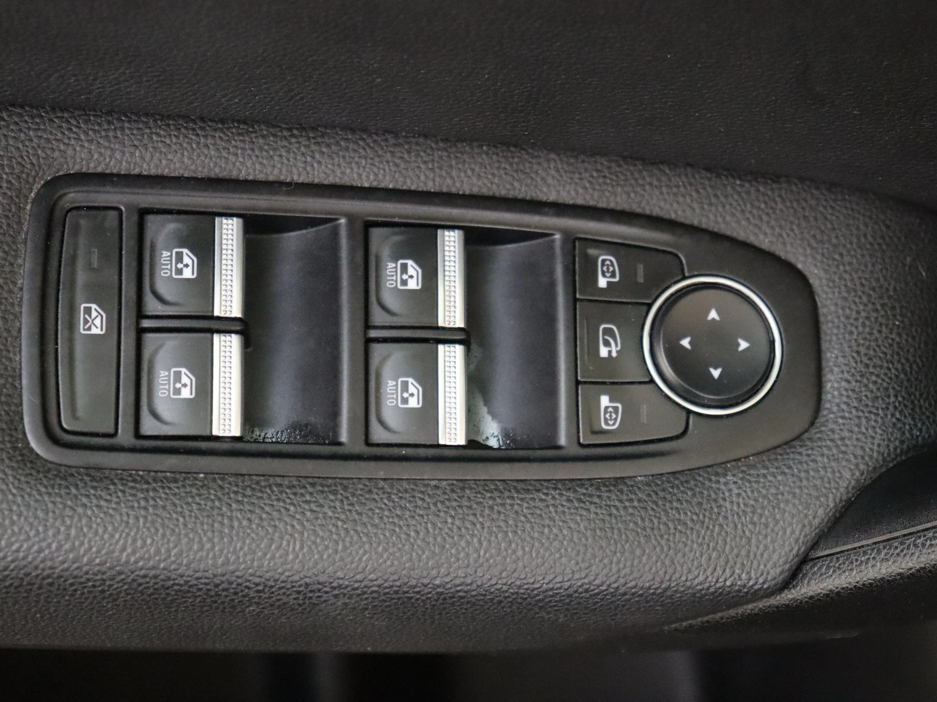 Renault-Captur-image-23