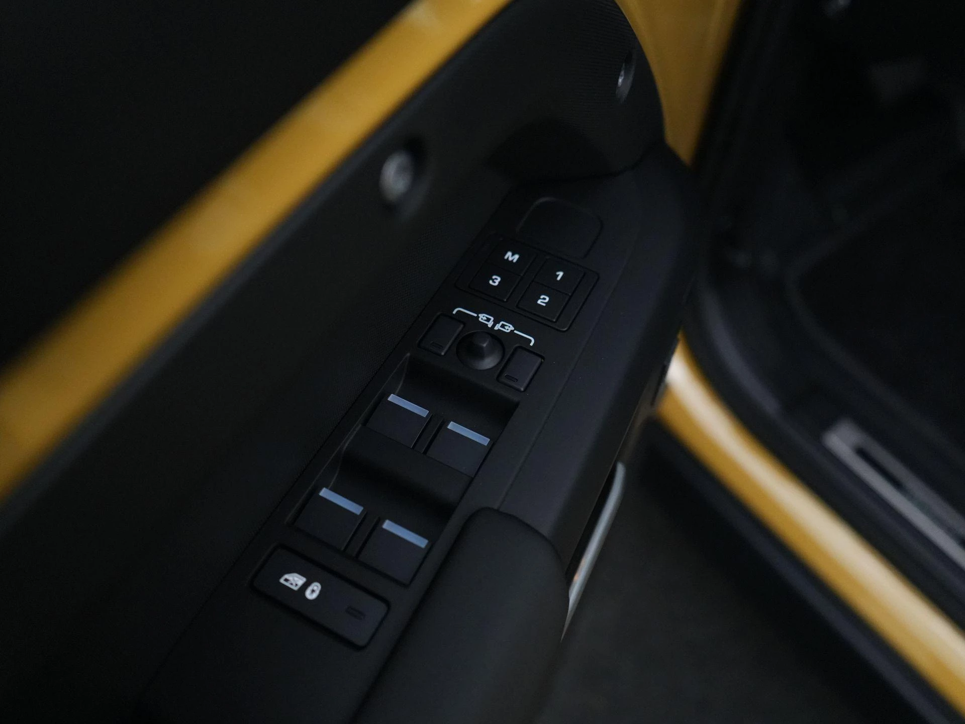 Land Rover-Defender-image-31