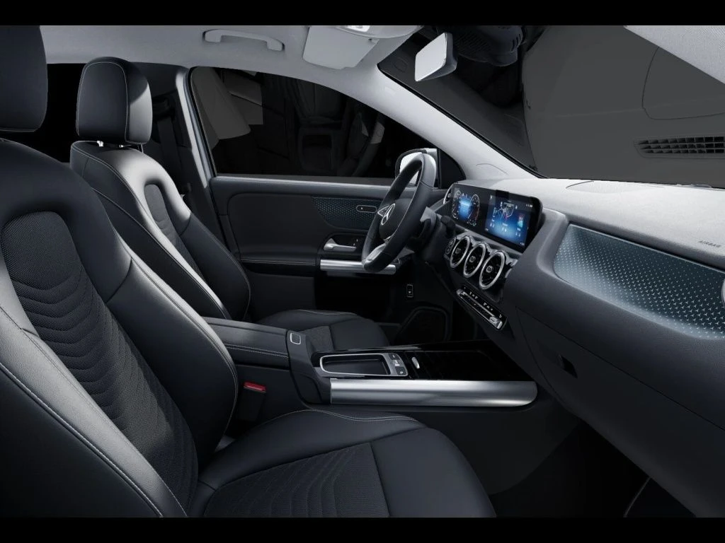 Mercedes-Benz-GLA 200-image-10