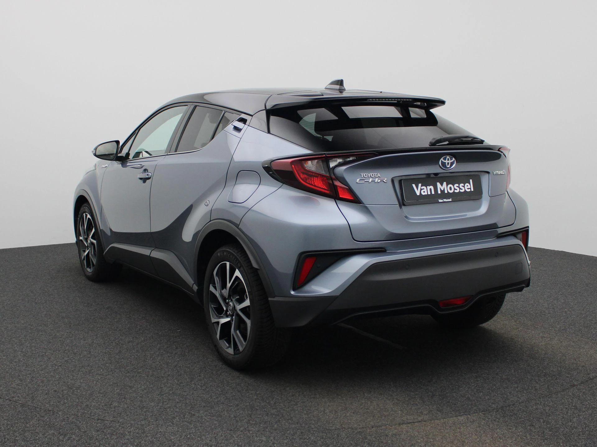 Toyota-C-HR-image-1