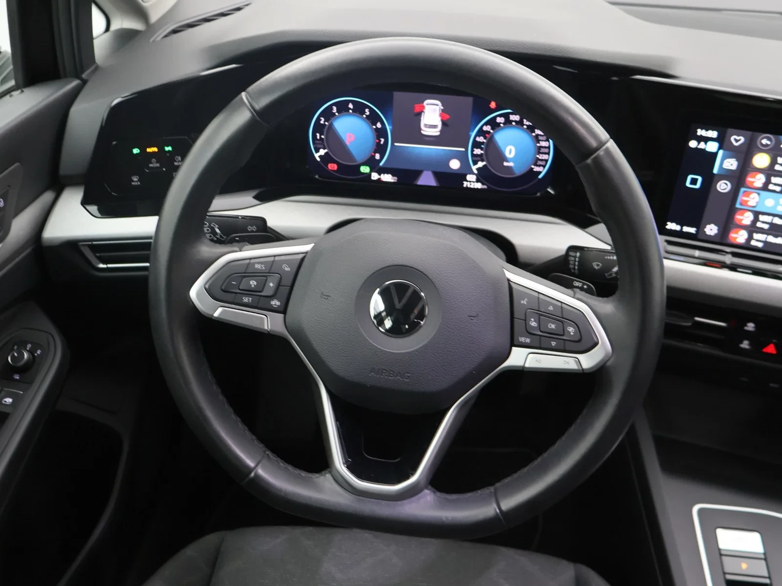 Volkswagen Golf VIII SW Golf Variant Life 1.0eTSI 110PK *AUTOMAAT*VIRTUAL COCKPIT*LED*ACC*PDC*APP-CONNECT*...*