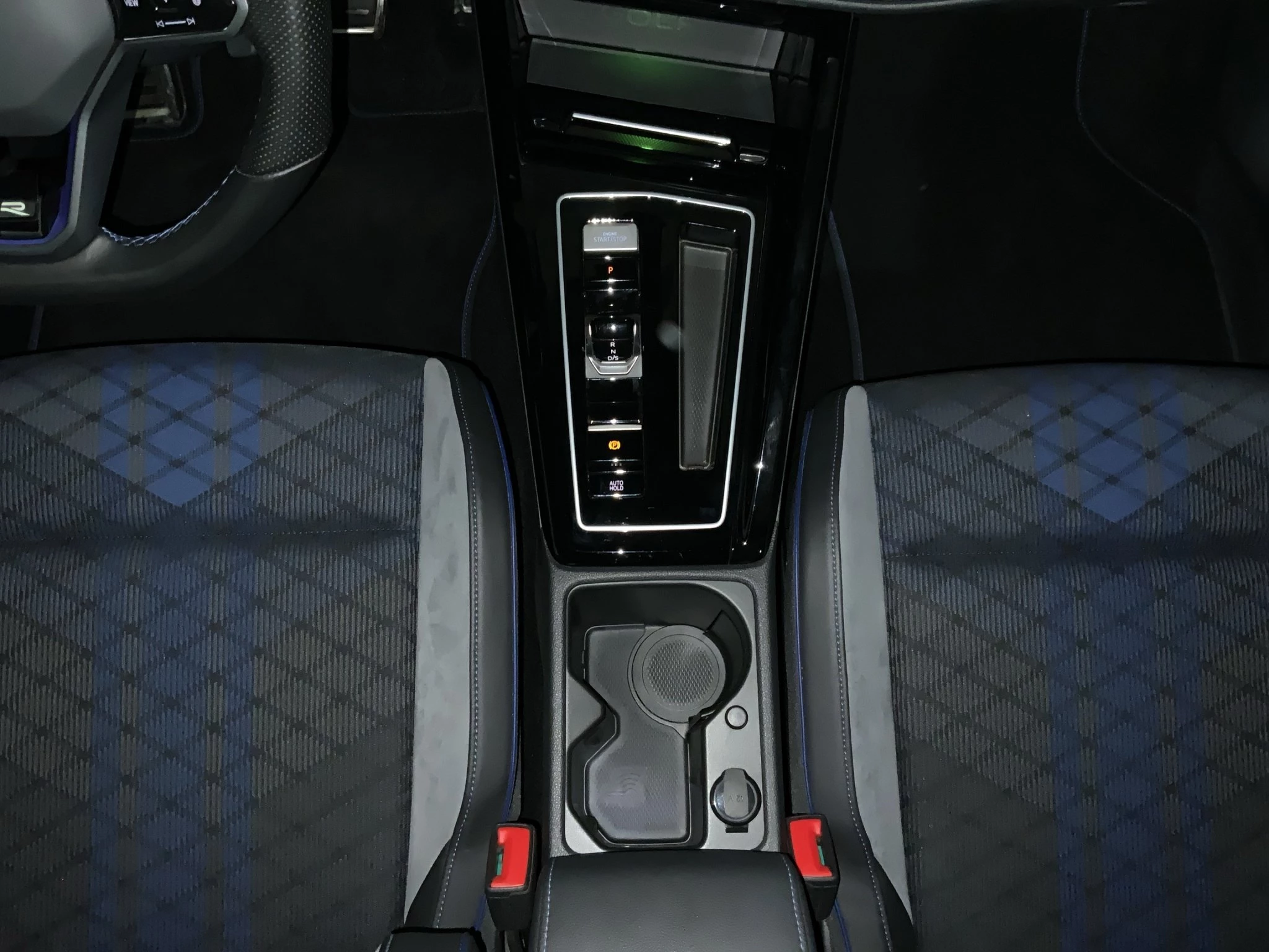 Volkswagen-Golf-image-13