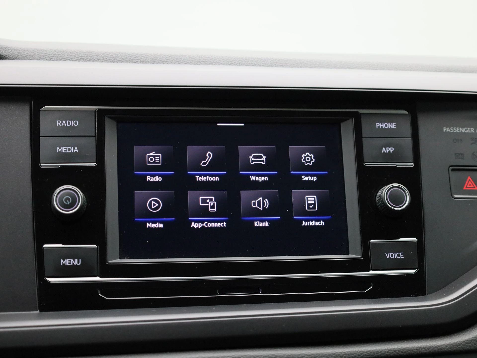 Volkswagen-Polo-image-24