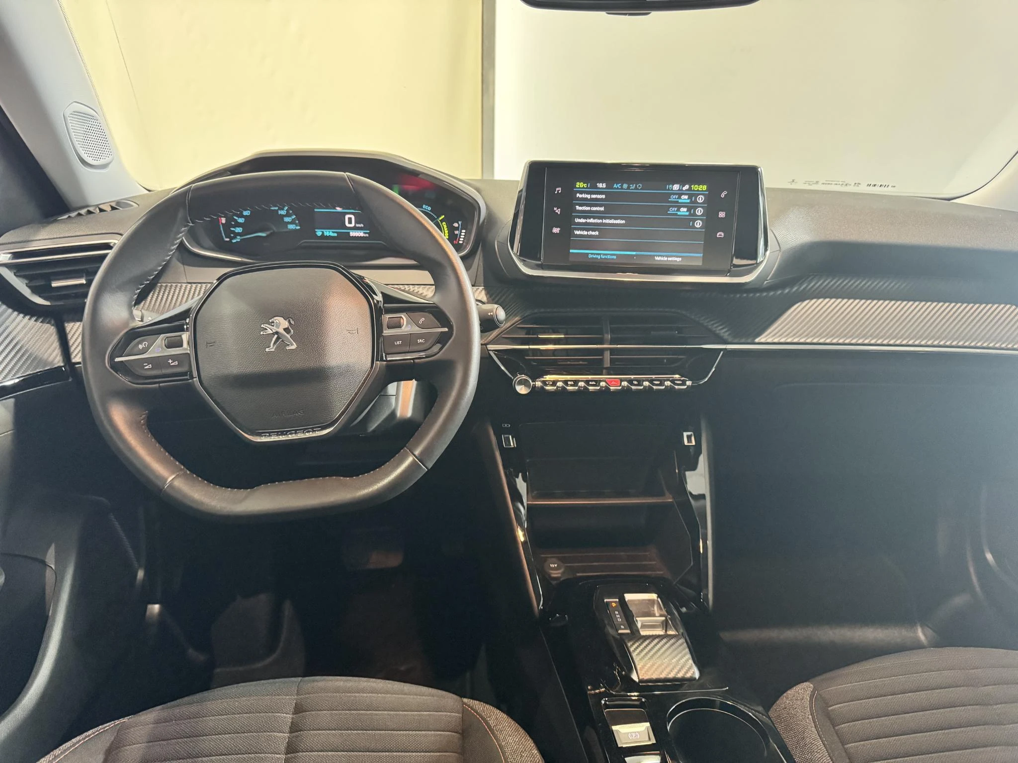 Peugeot-e-2008-image-21