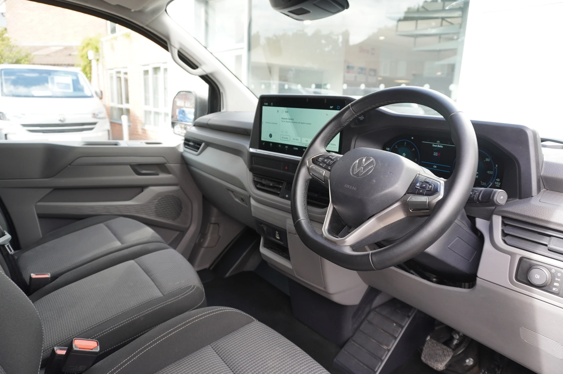 Volkswagen-Transporter-image-5