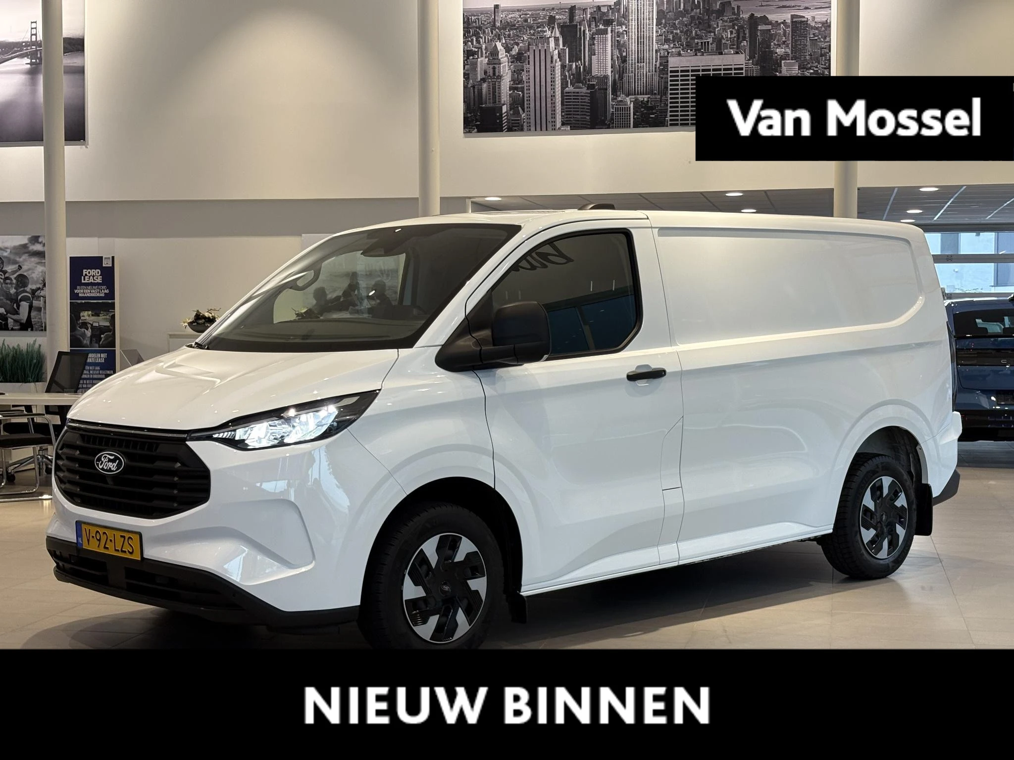 Ford-Transit Custom-image-0