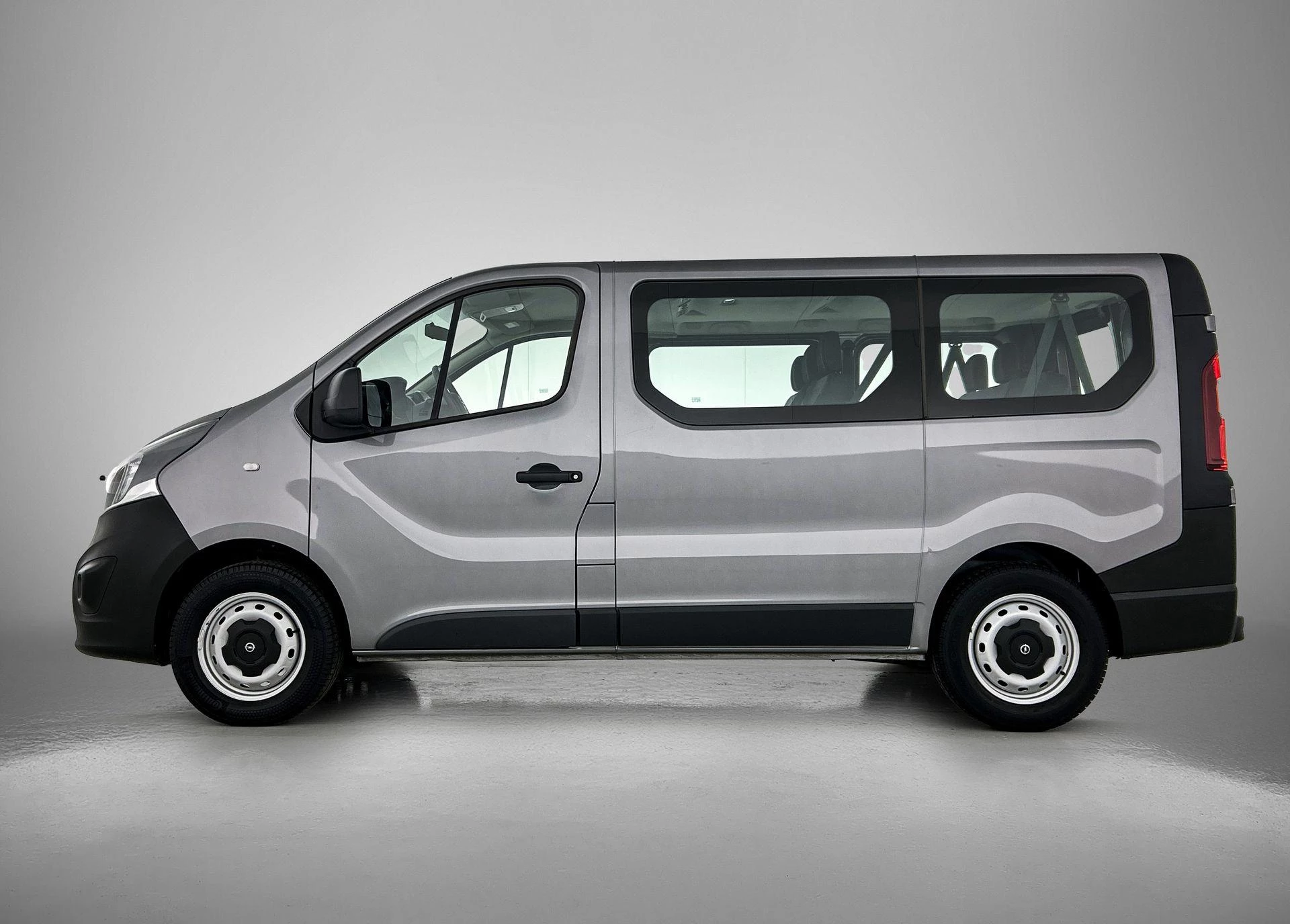Opel-Vivaro-image-2
