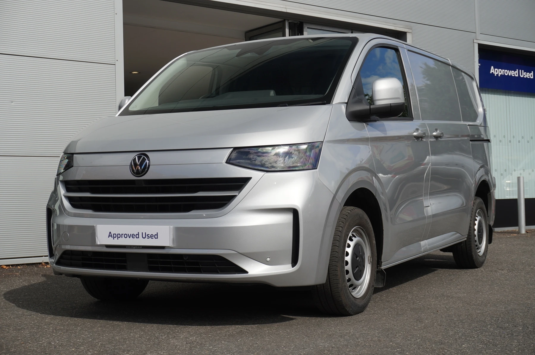 Volkswagen-Transporter-image-49