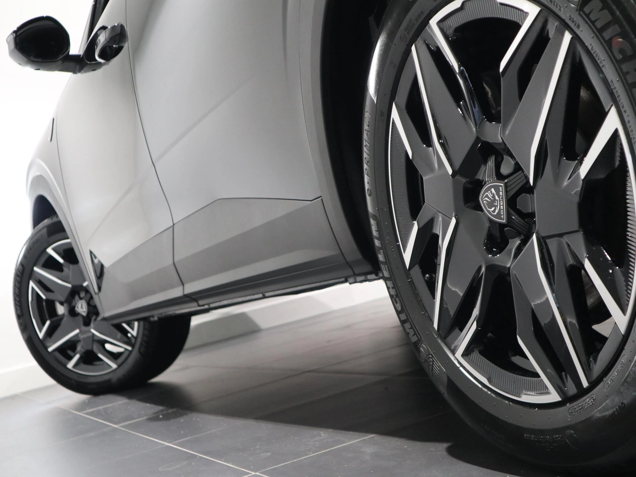 Peugeot-e-5008-image-11