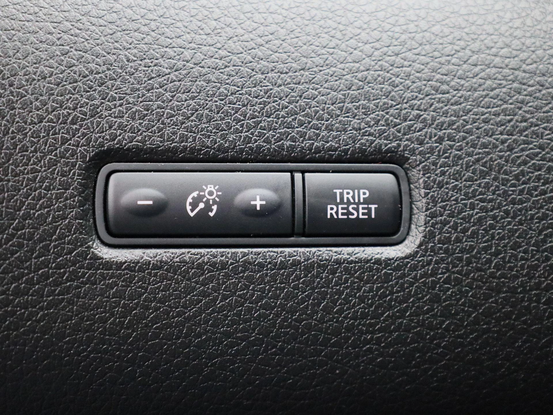 Nissan-Pulsar-image-24