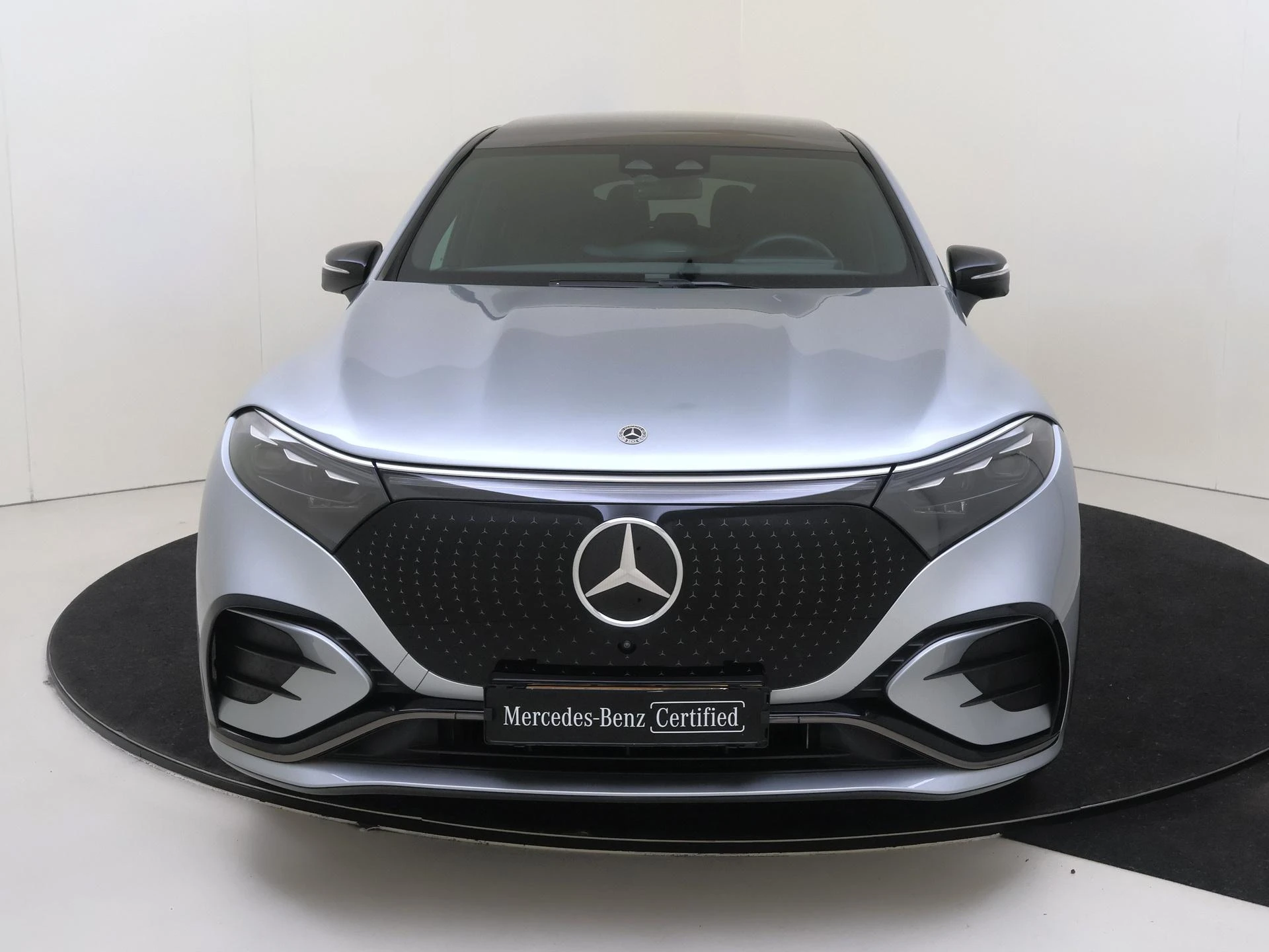 Mercedes-Benz-EQS-image-5