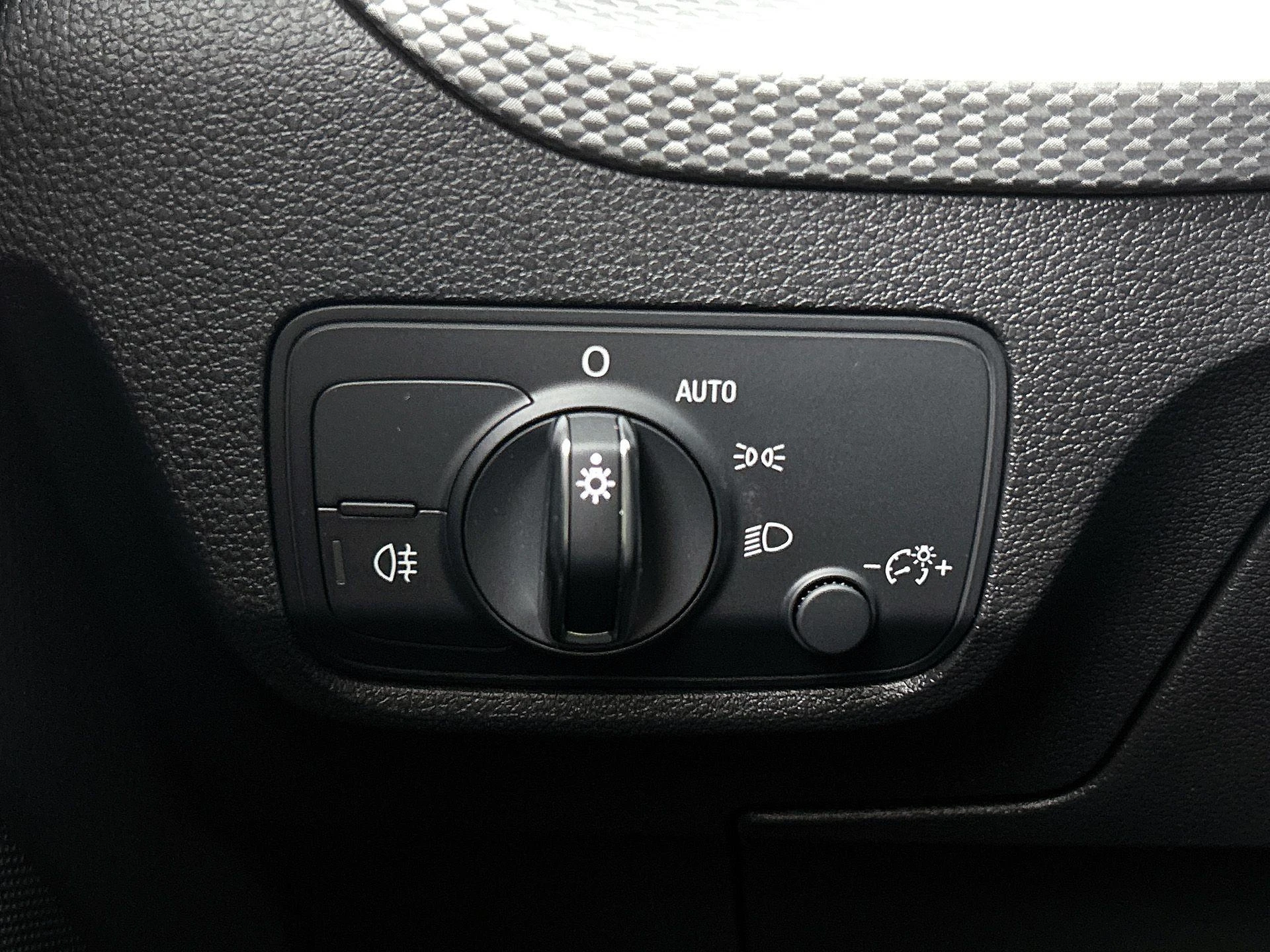 Audi-Q2-image-17
