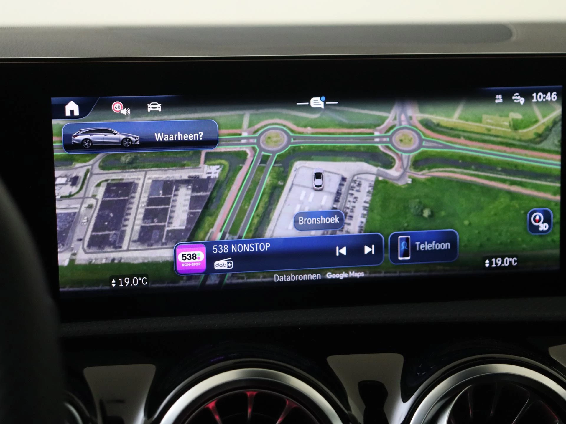 Mercedes-Benz-CLA-image-16