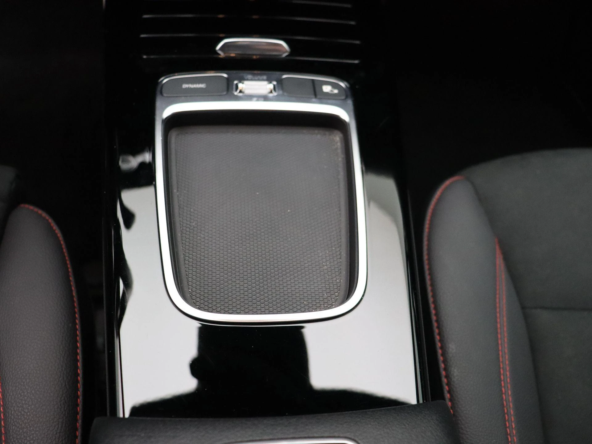 Mercedes-Benz-CLA-image-15