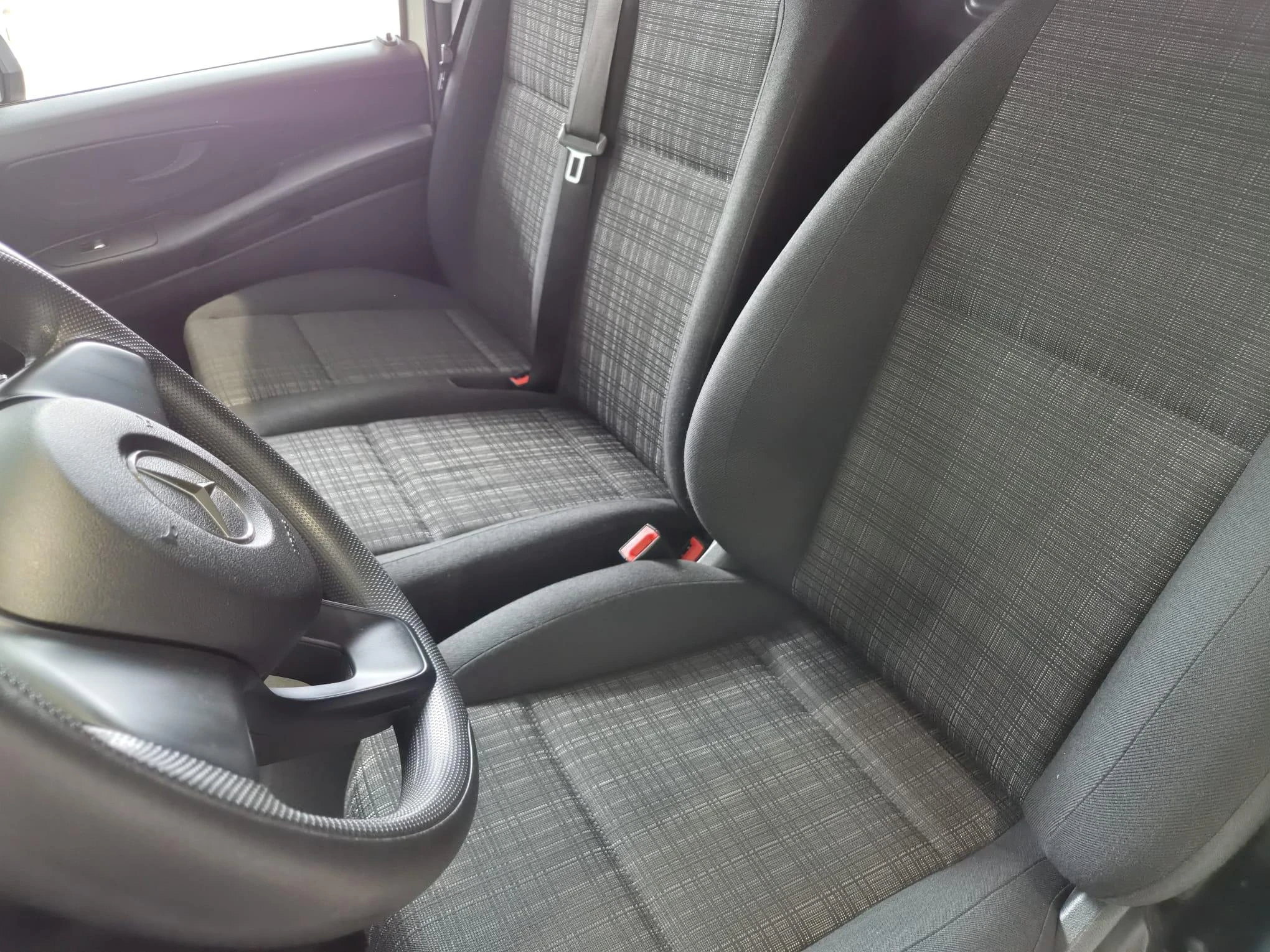 Mercedes-Benz-eVito-image-13