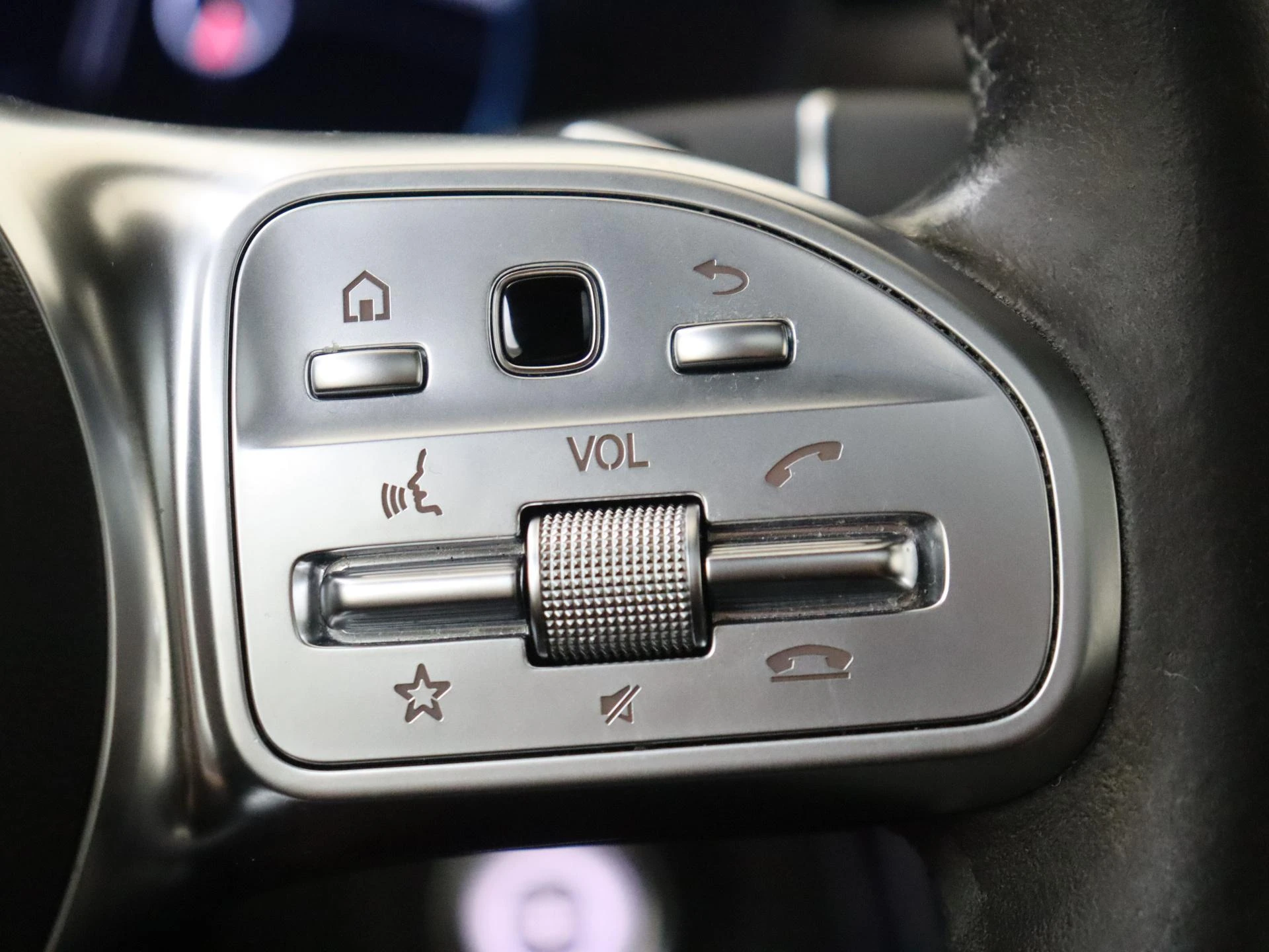 Mercedes-Benz-C-Klasse-image-14