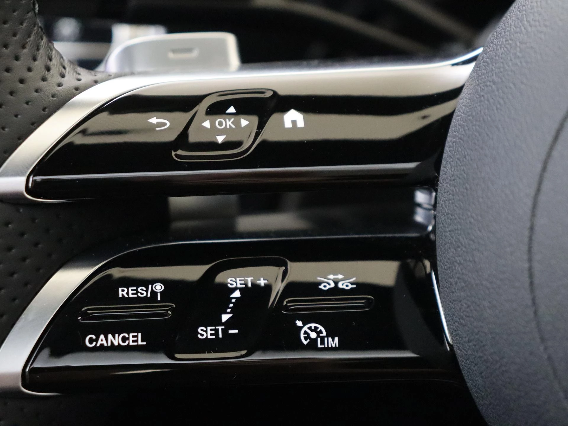 Mercedes-Benz-E-Klasse-image-15