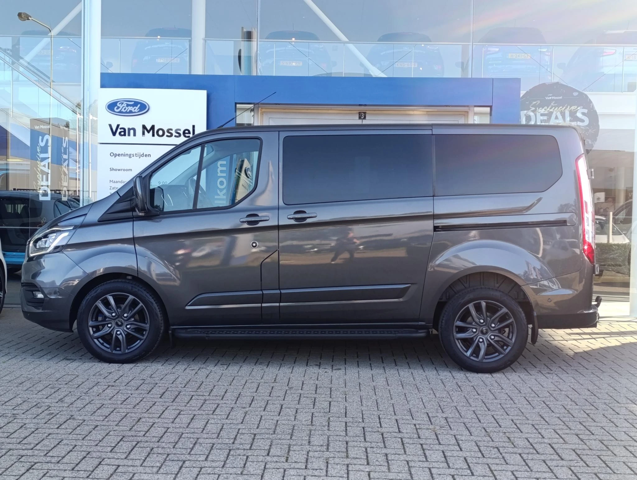 Ford-Transit Custom-image-5