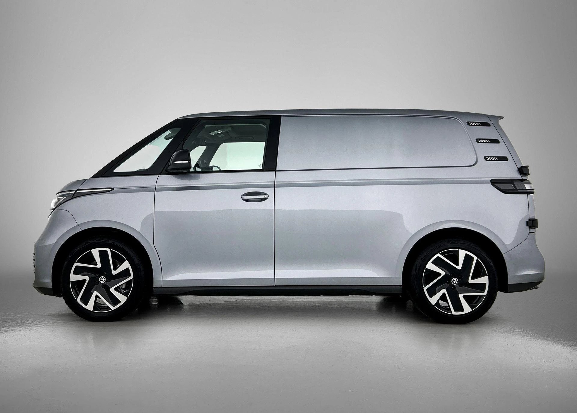 Volkswagen-ID. Buzz Cargo-image-1
