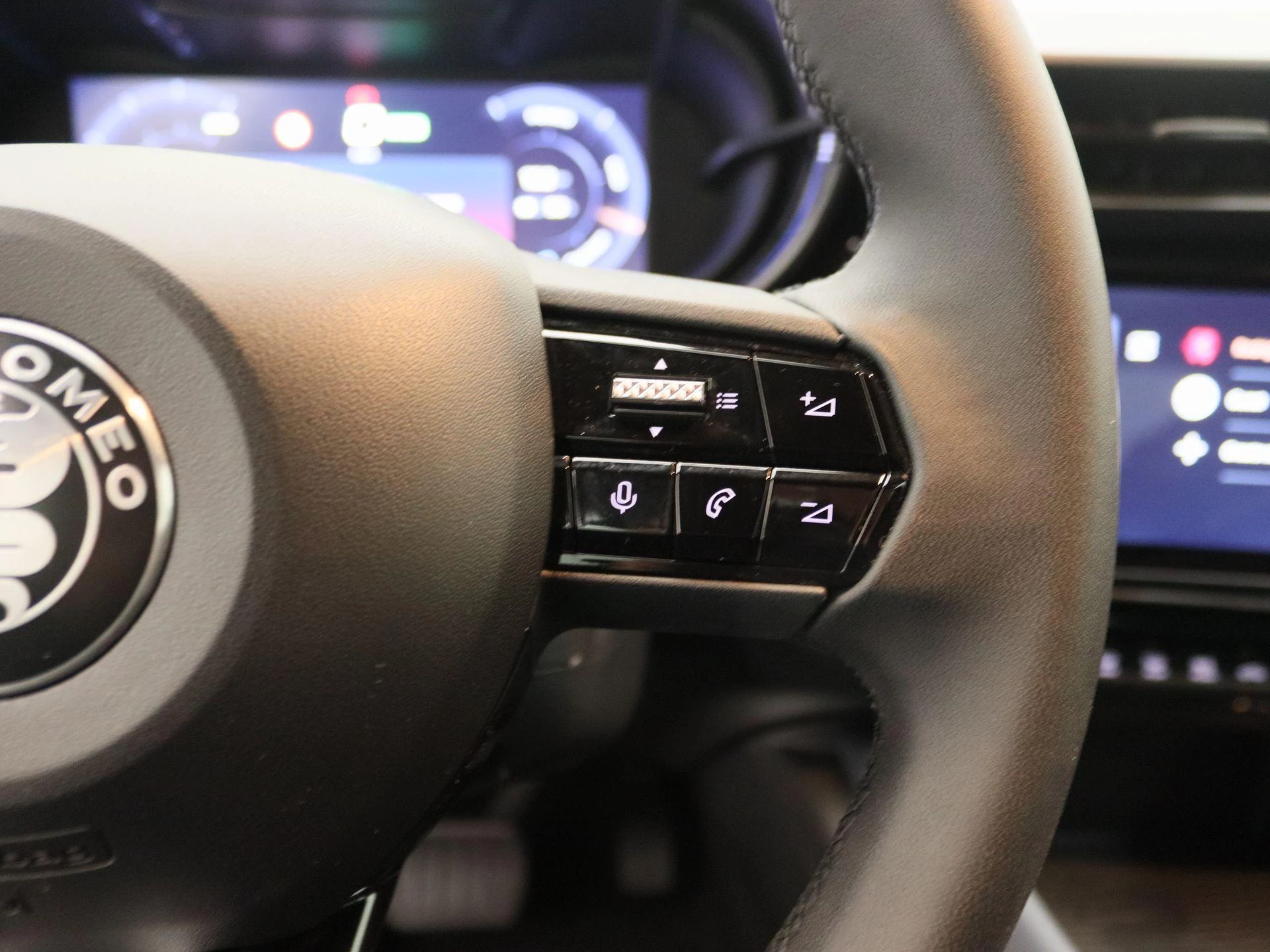 Alfa Romeo-Junior-image-21