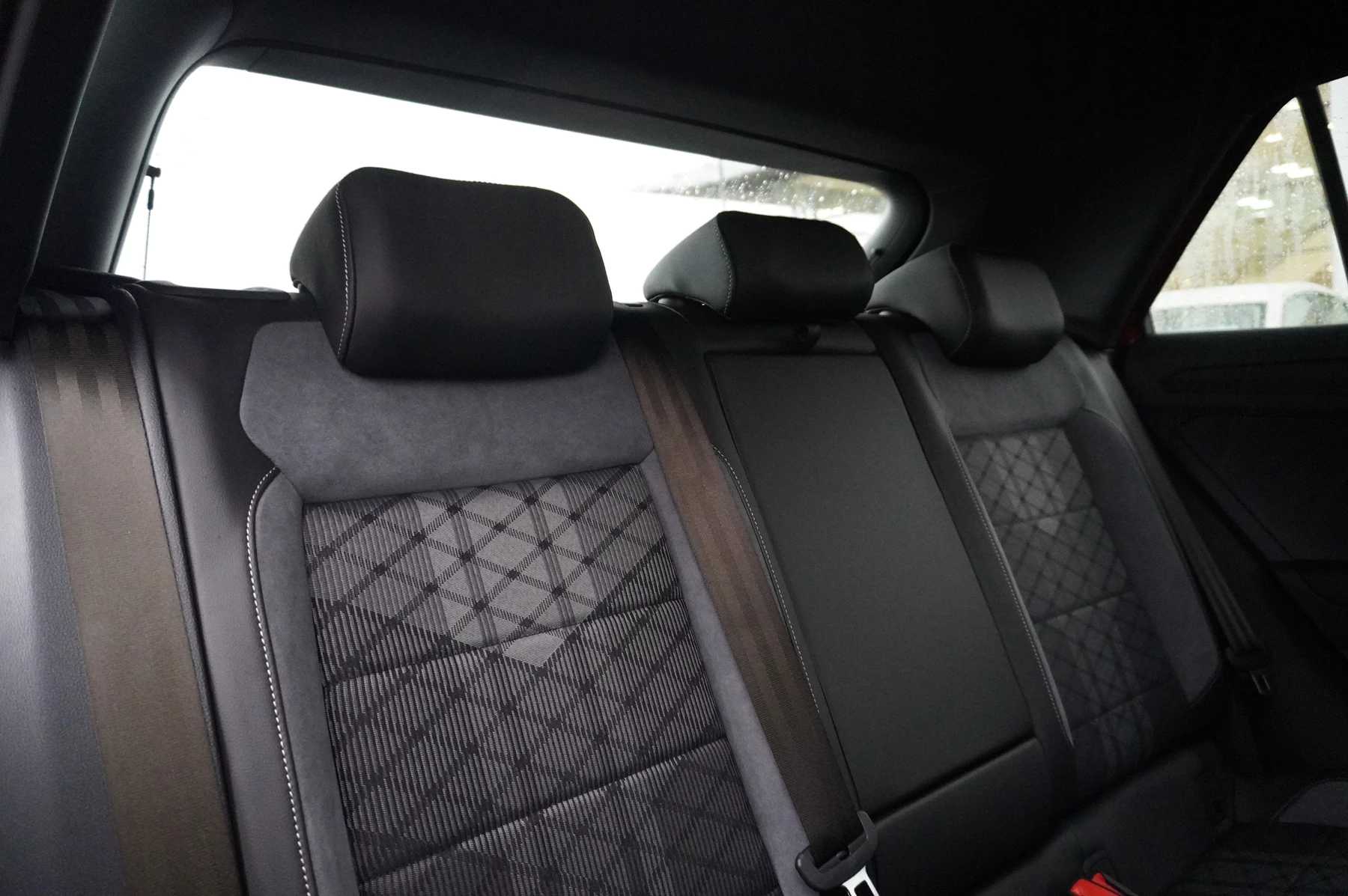 Volkswagen-T-Roc-image-10