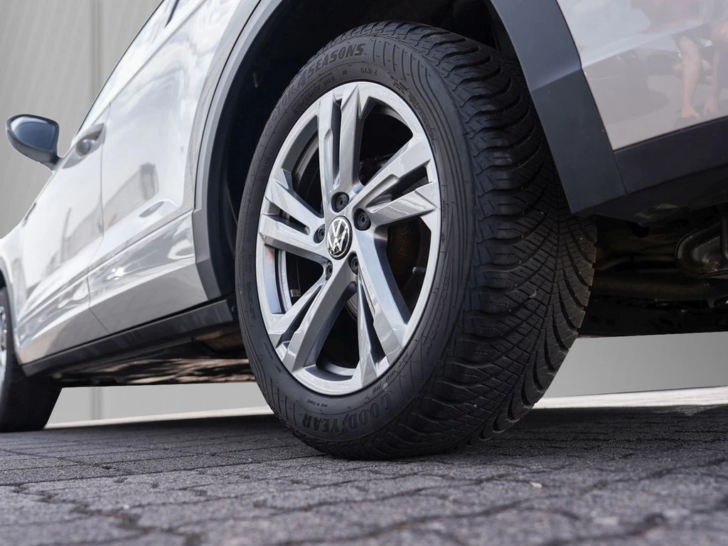 Volkswagen-T-Roc-image-4