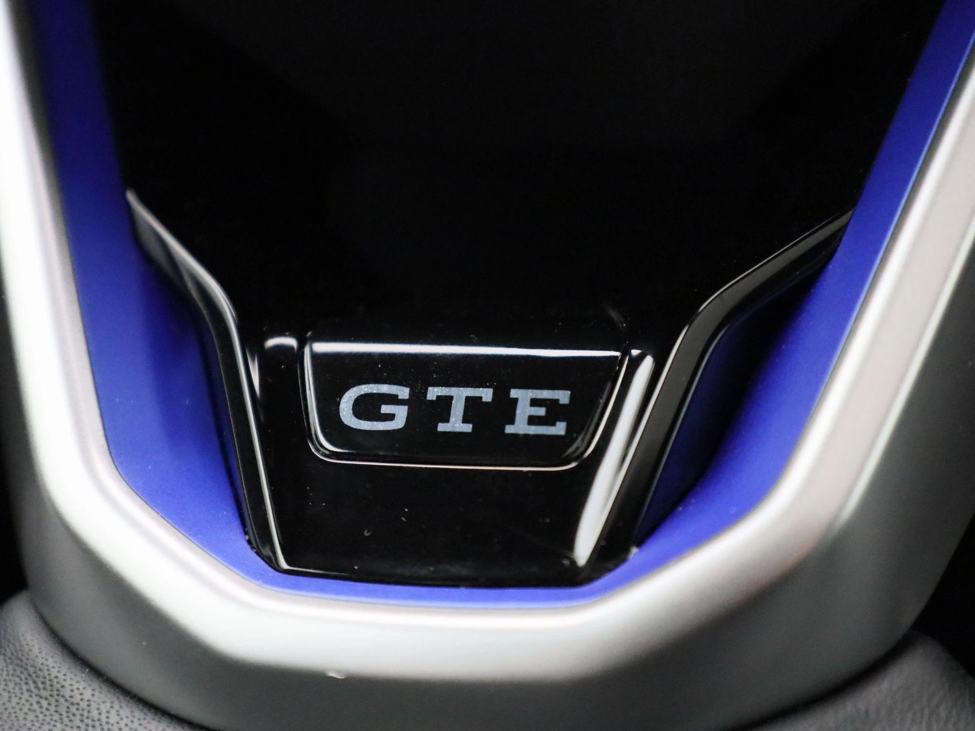 Volkswagen-Golf-image-24