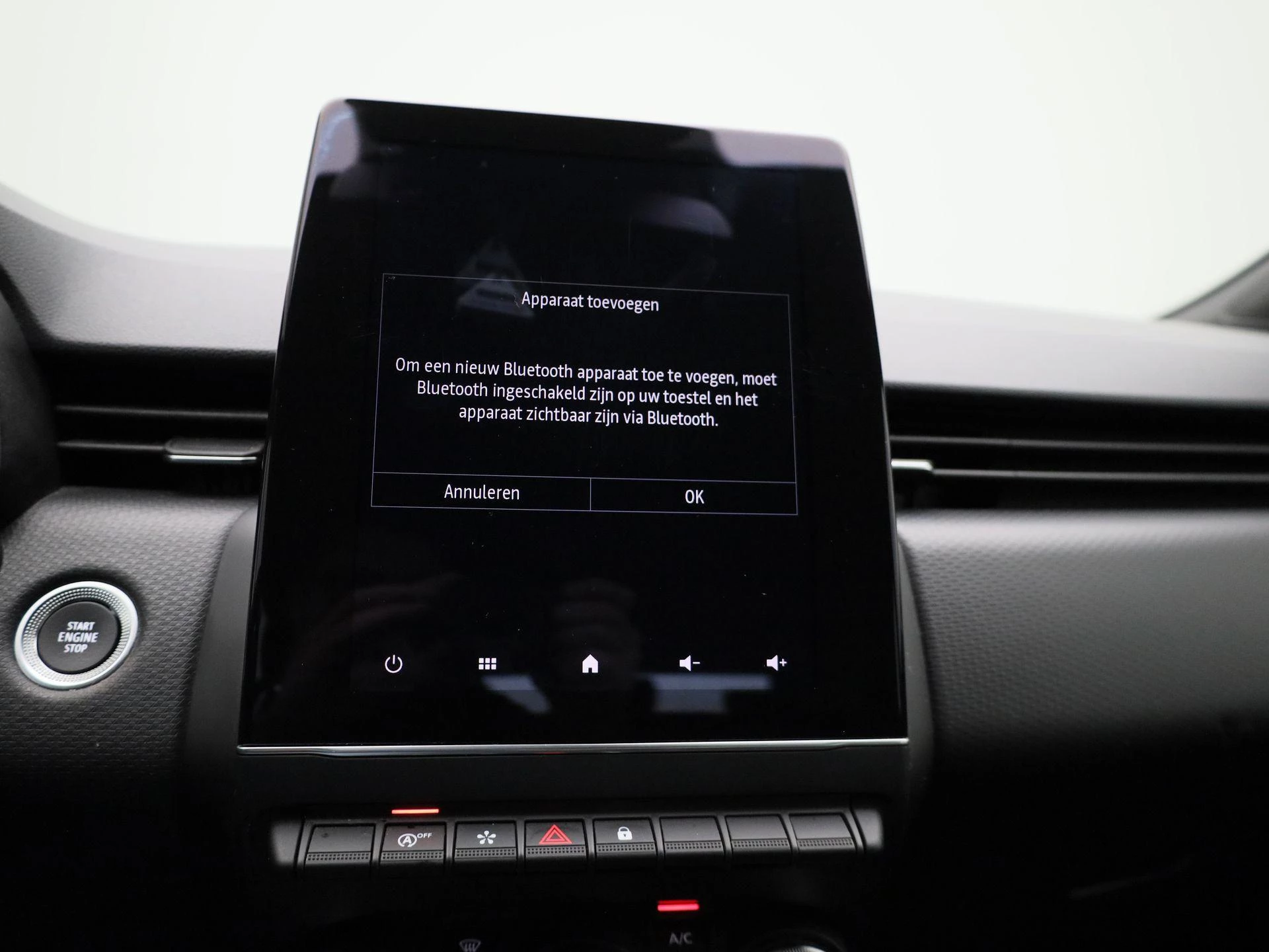 Renault-Clio-image-22