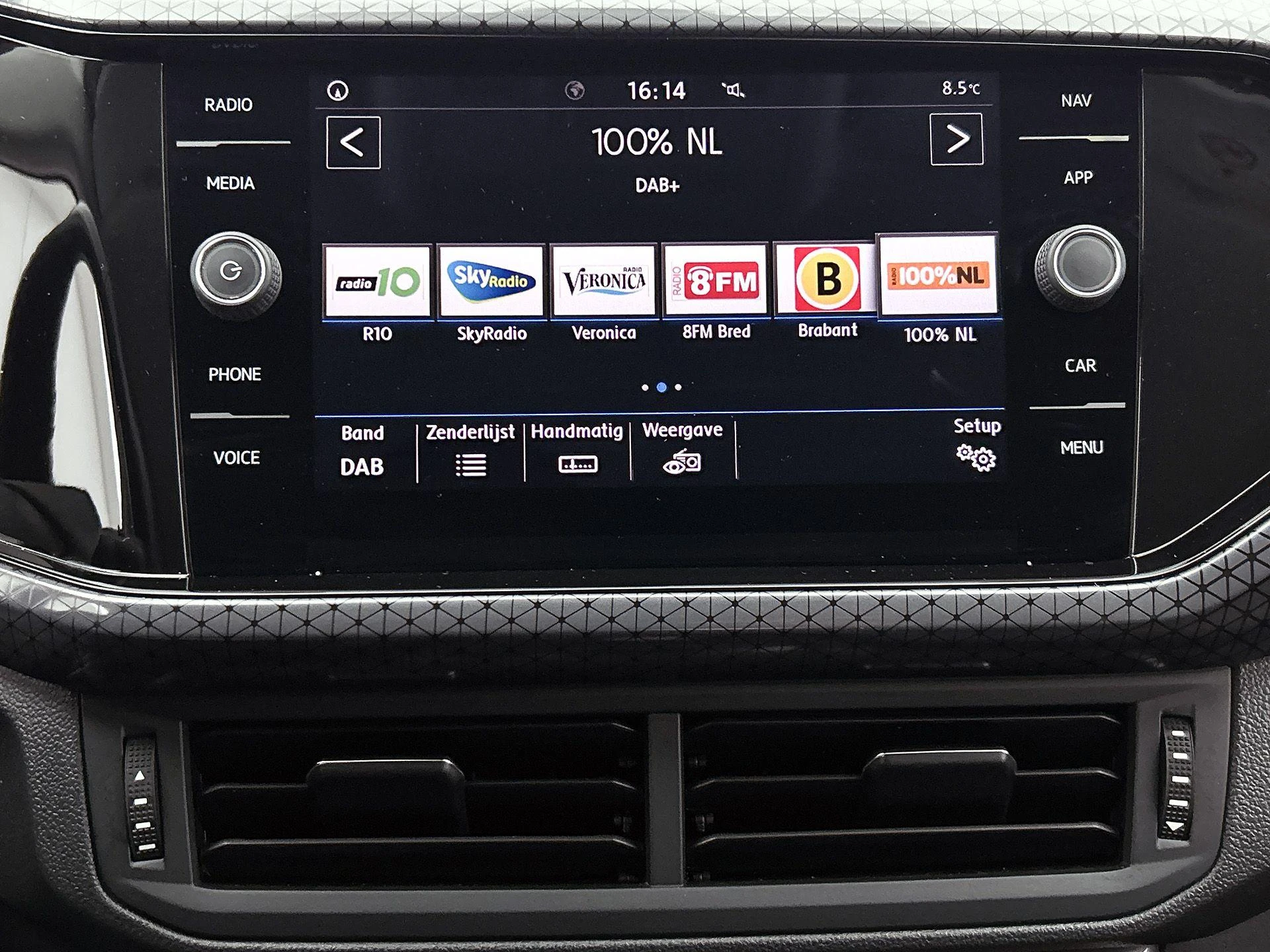 Volkswagen-T-Cross-image-6