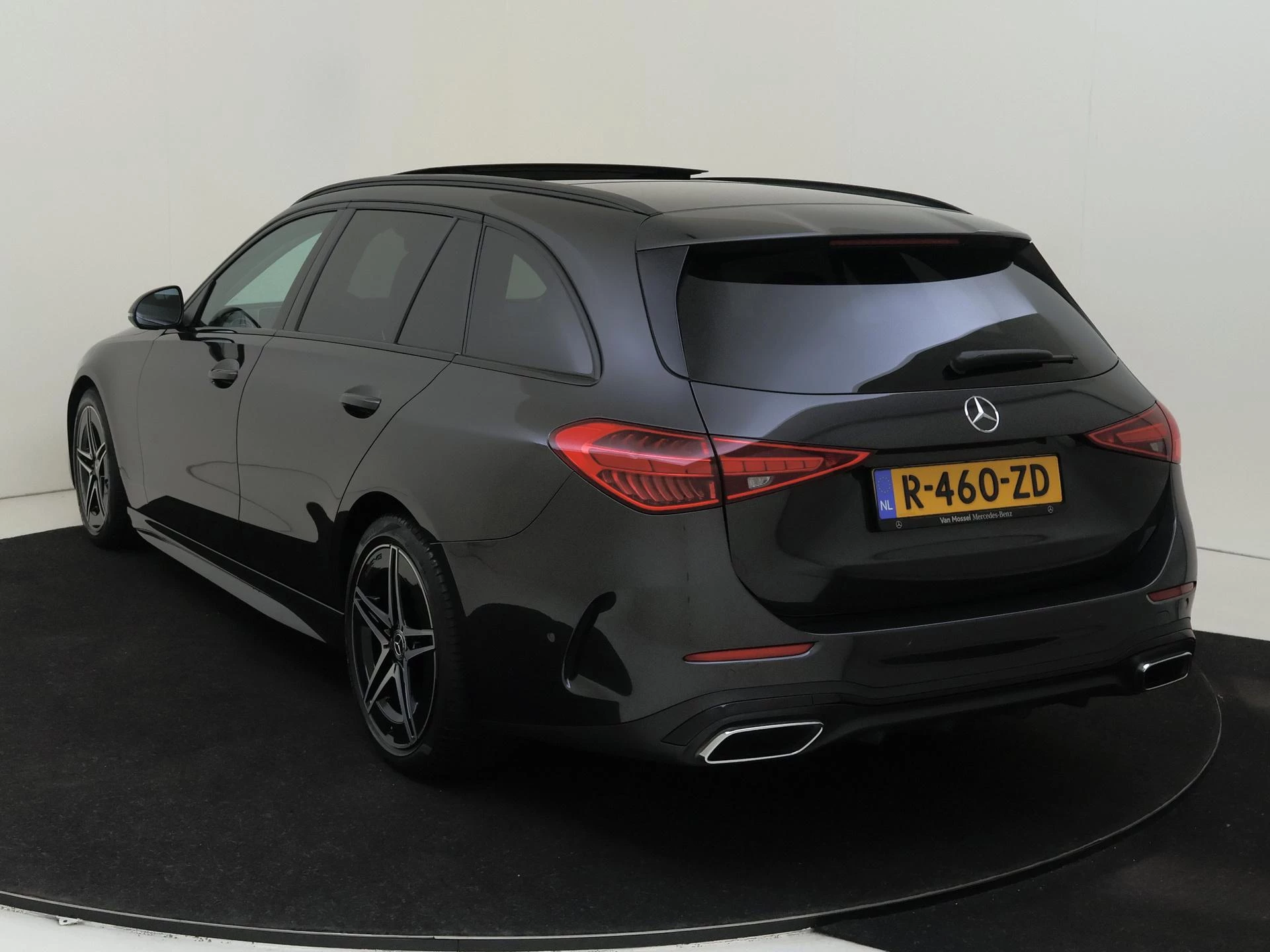 Mercedes-Benz-C-Klasse-image-6