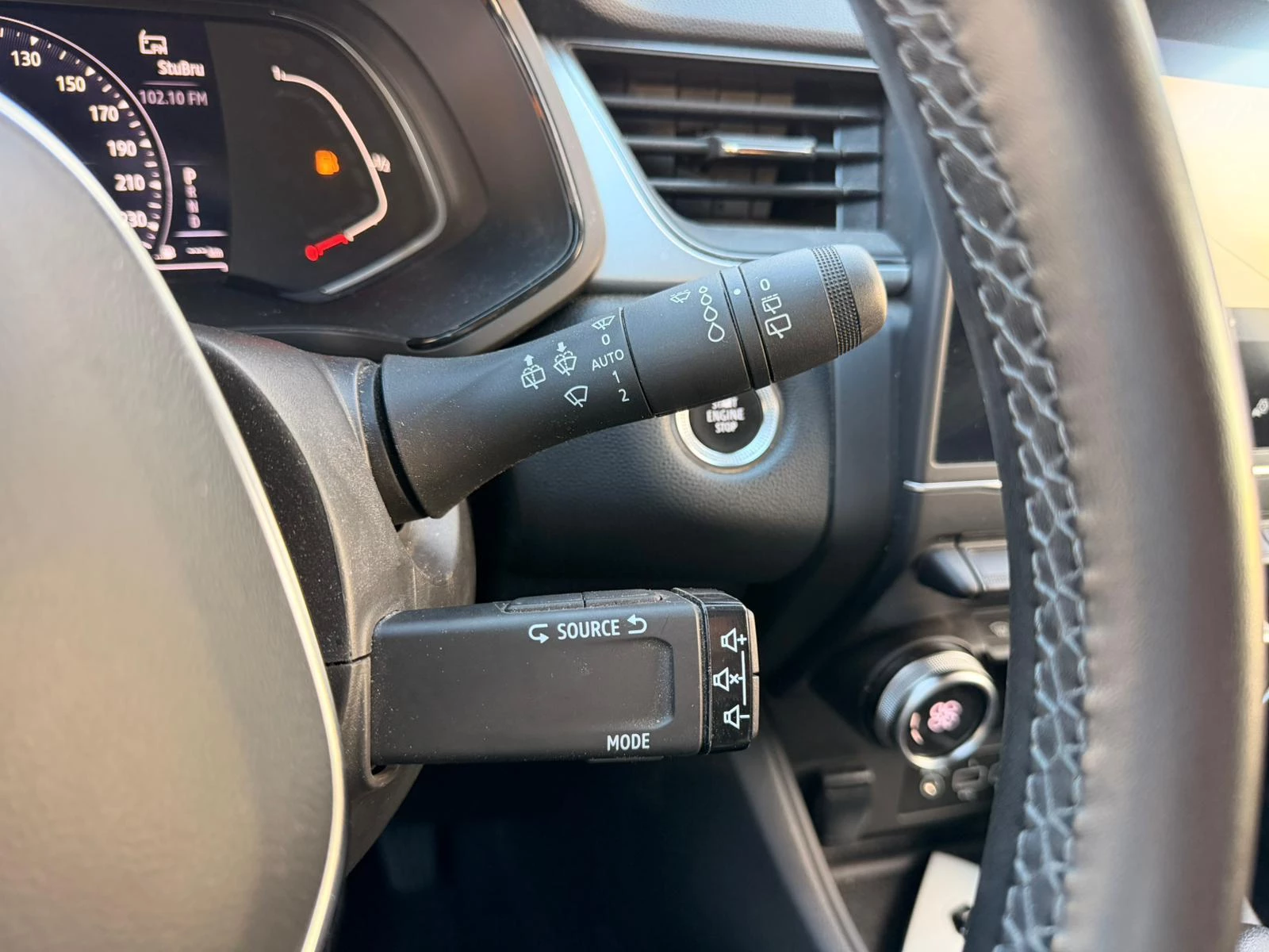 Renault-Captur-image-15