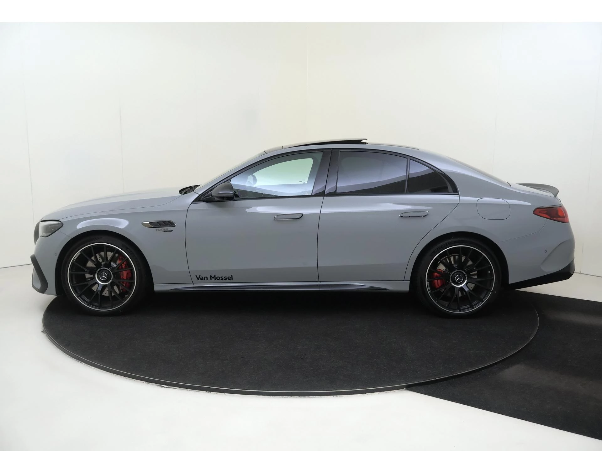 Mercedes-Benz-E-Klasse-image-7