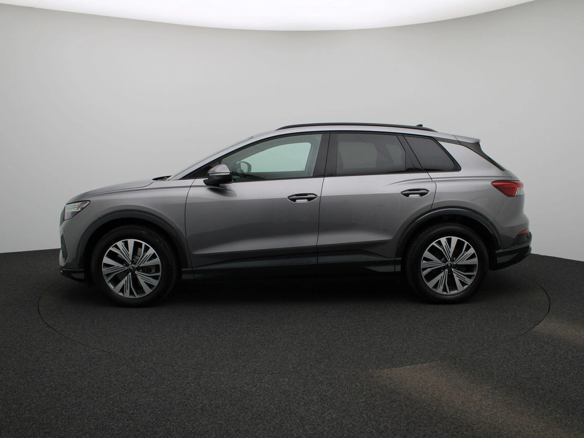 Audi-Q4 e-tron-image-3