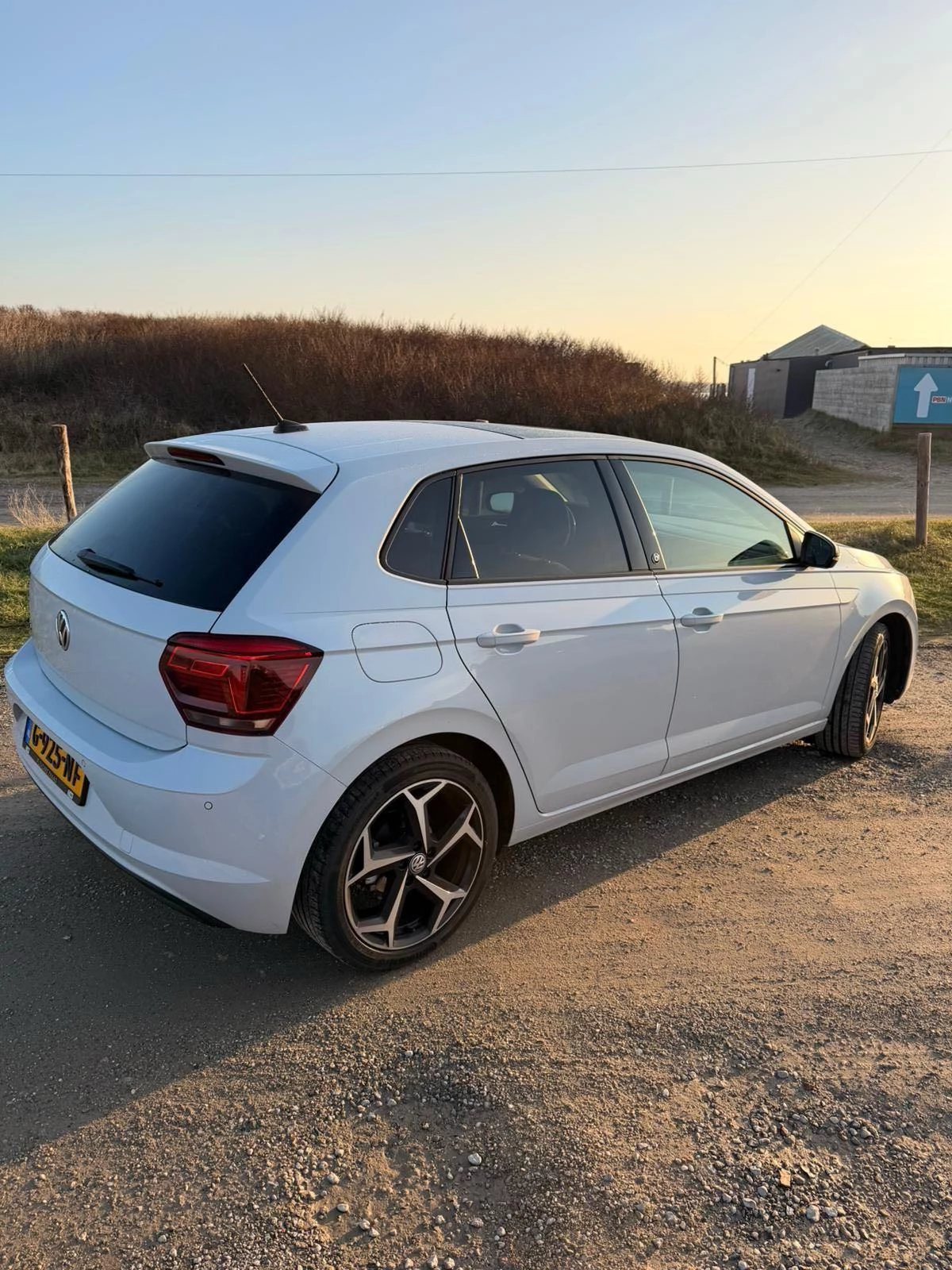 Volkswagen-Polo-image-2