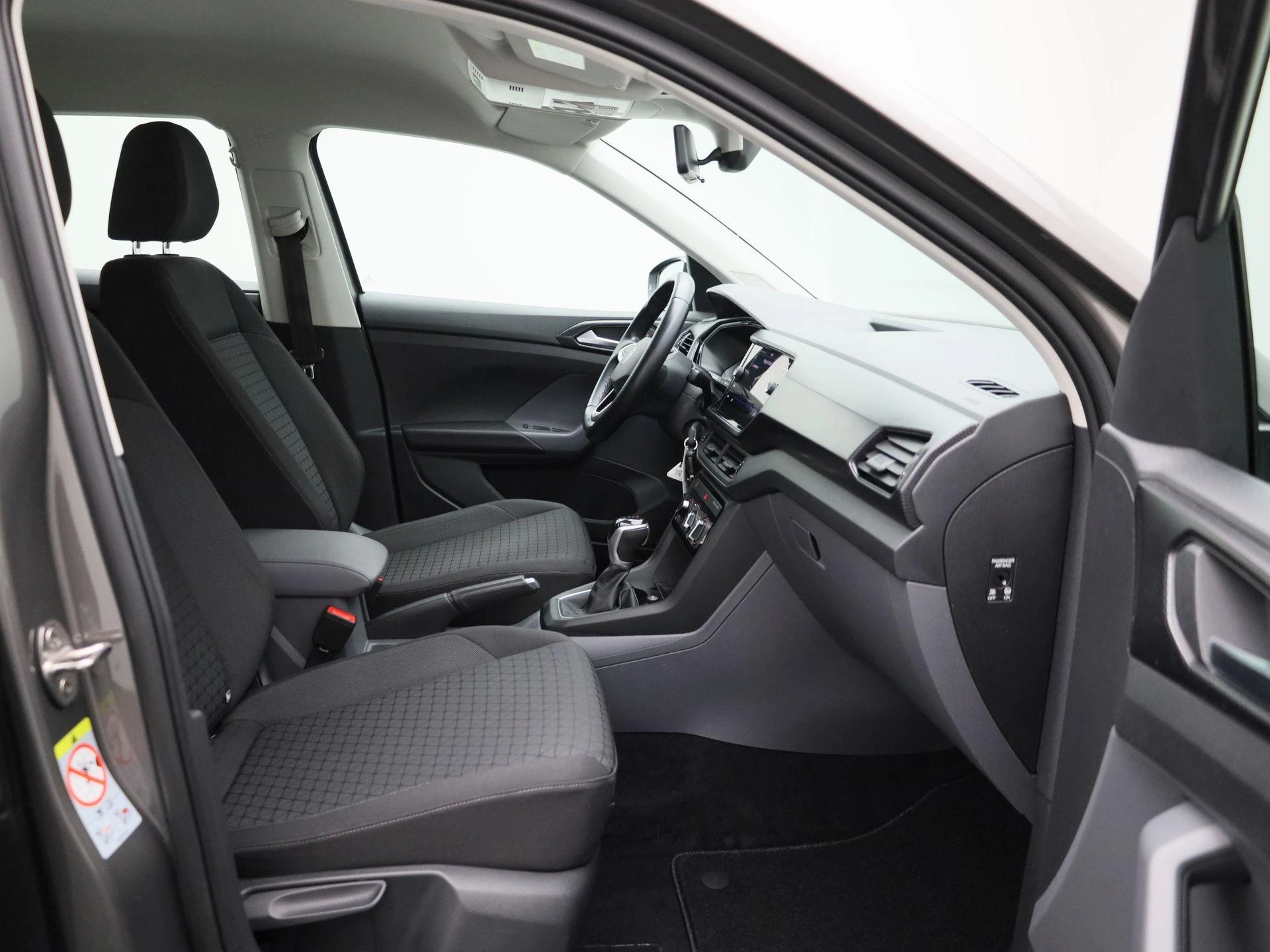 Volkswagen-T-Cross-image-32