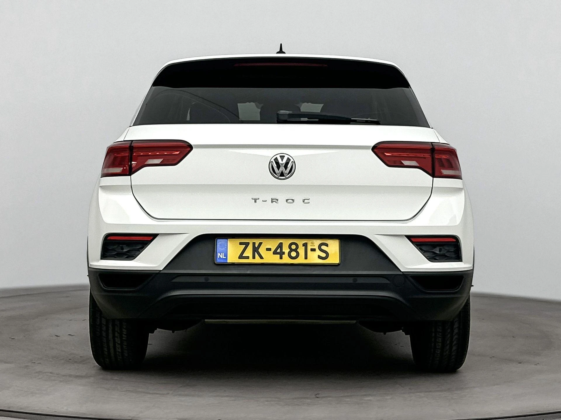 Volkswagen-T-Roc-image-2