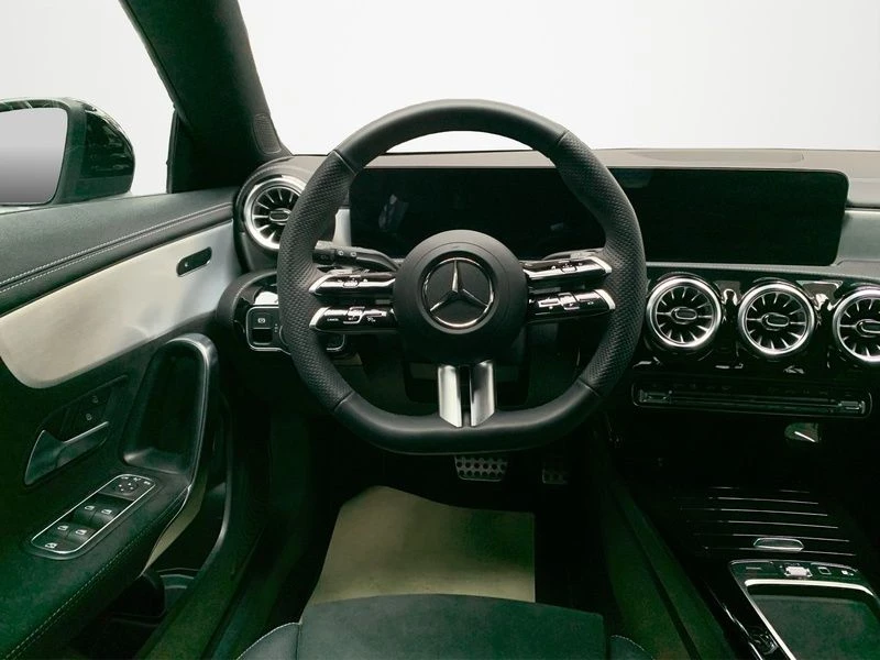 Mercedes-Benz-CLA-image-12