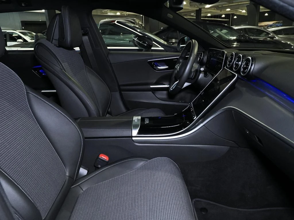 Mercedes-Benz-C-Klasse 300-image-12