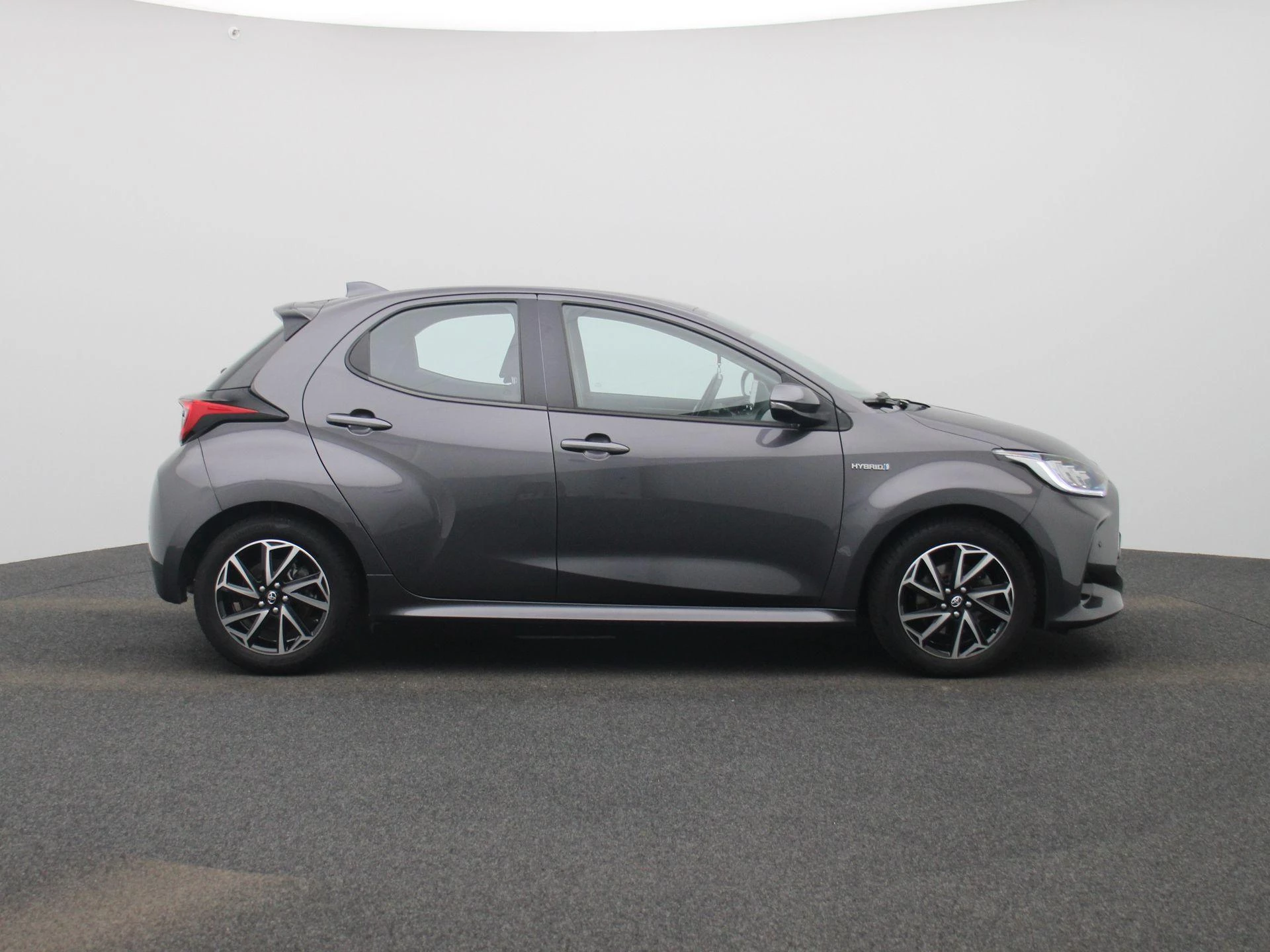 Toyota Yaris 1.5 Hybrid Business Plus