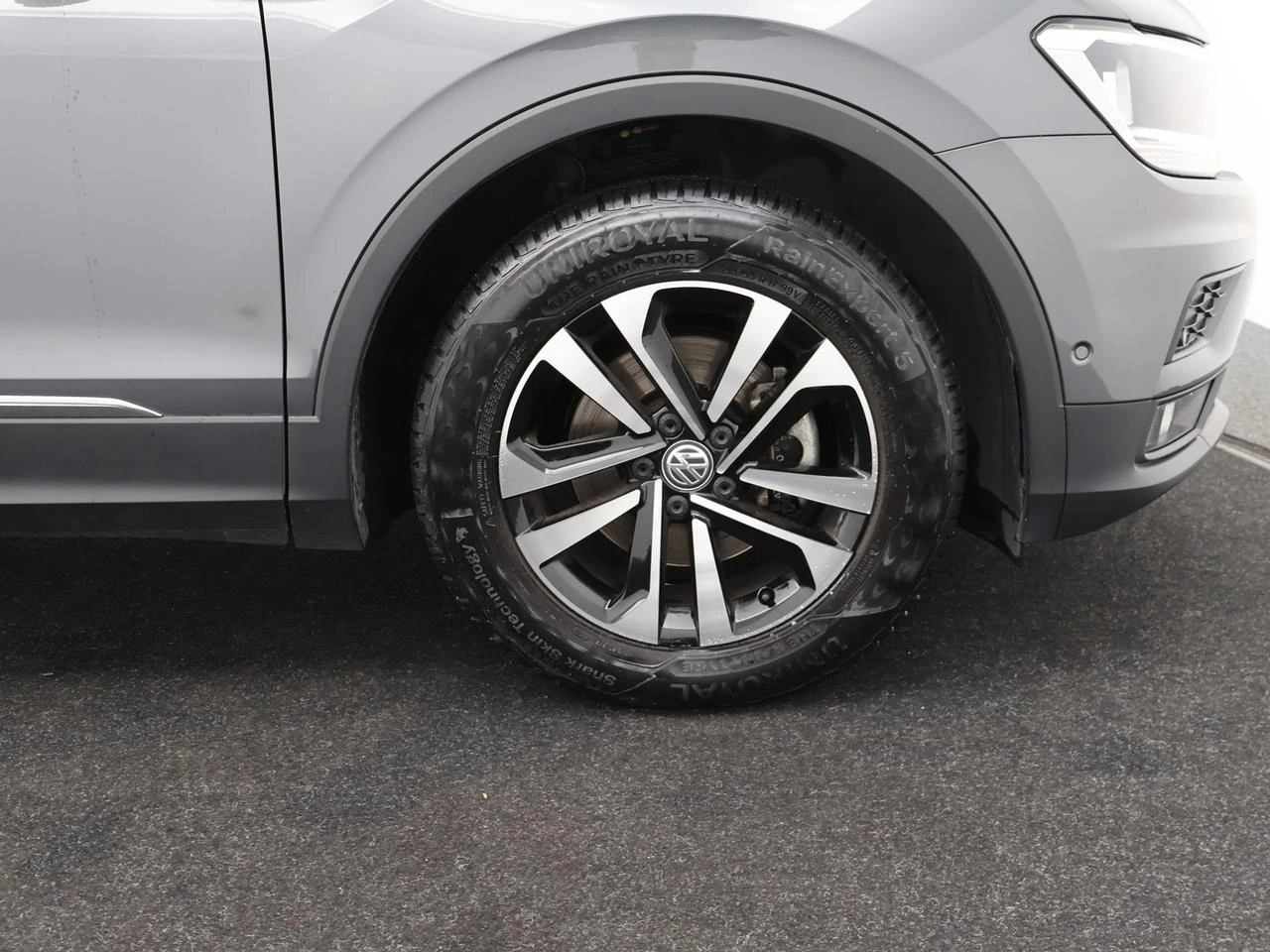 Volkswagen-Tiguan-image-8